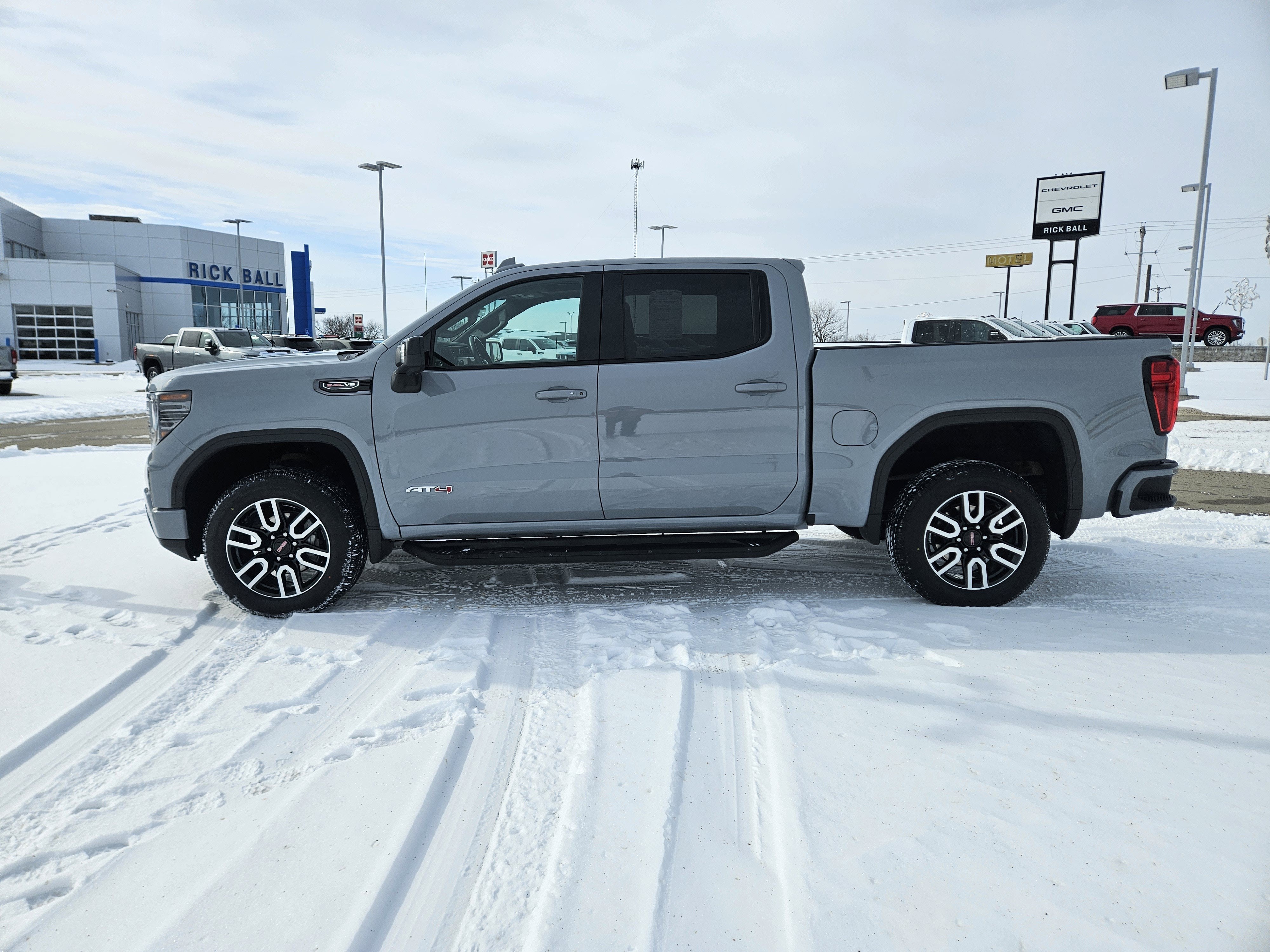 Used 2024 GMC Sierra 1500 AT4 with VIN 1GTUUEEL9RZ316608 for sale in Kansas City
