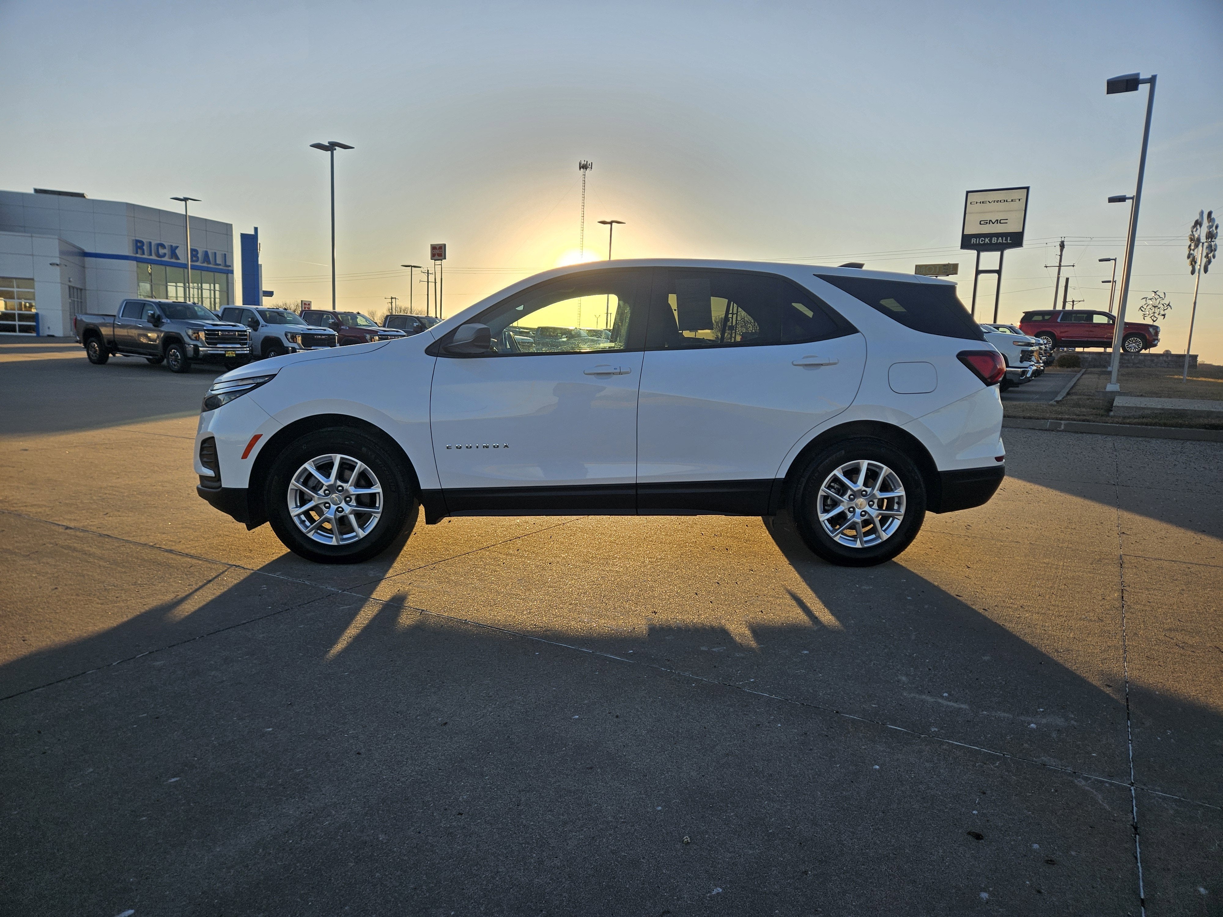 2023 Chevrolet Equinox LS