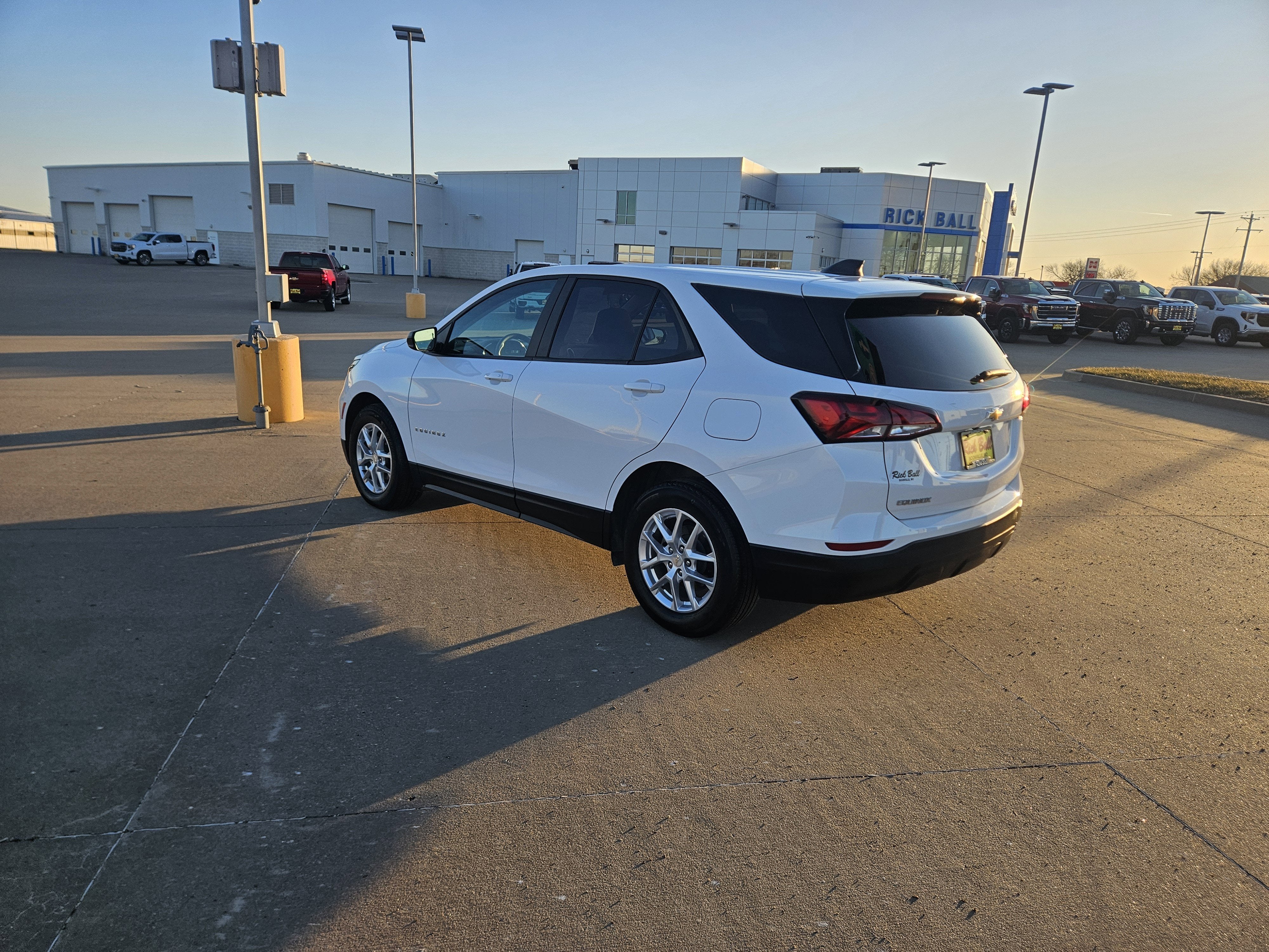2023 Chevrolet Equinox LS