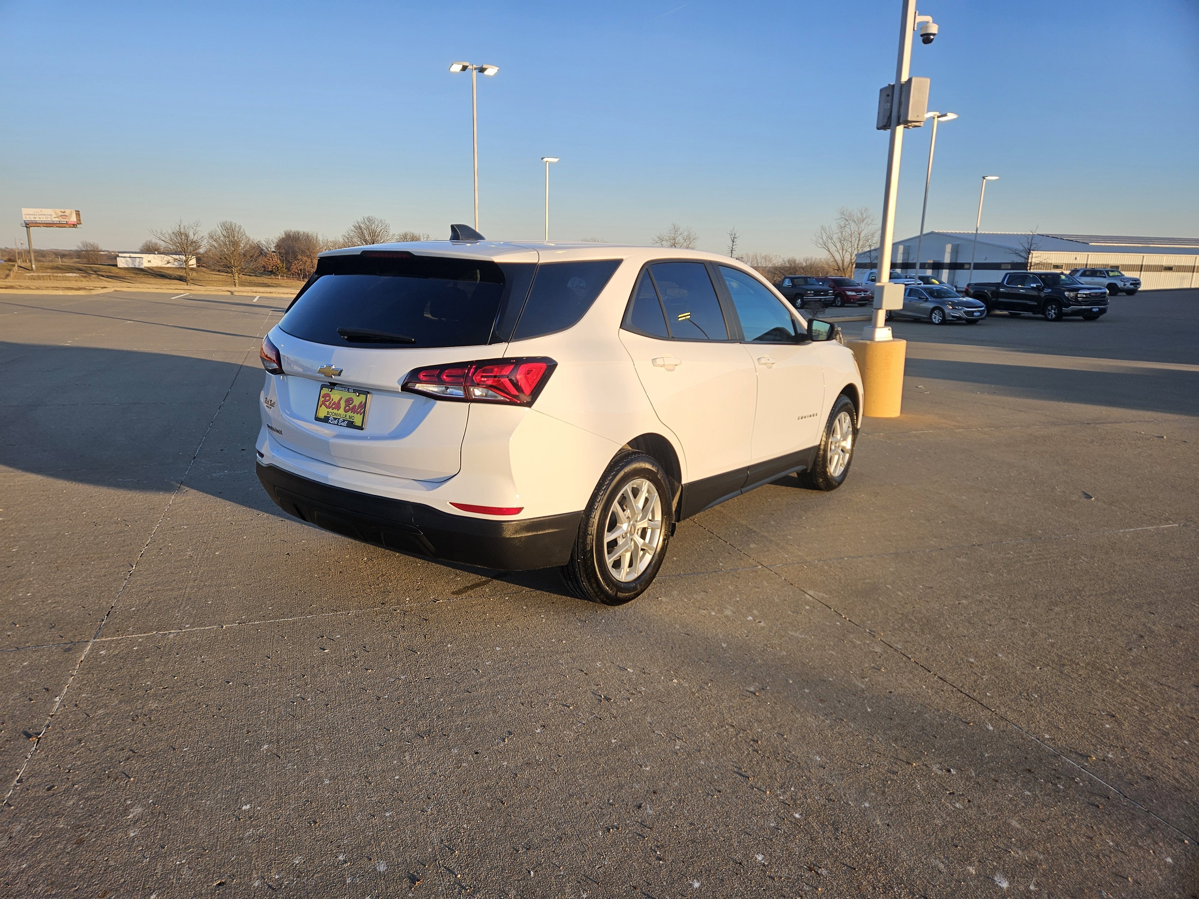 2023 Chevrolet Equinox LS
