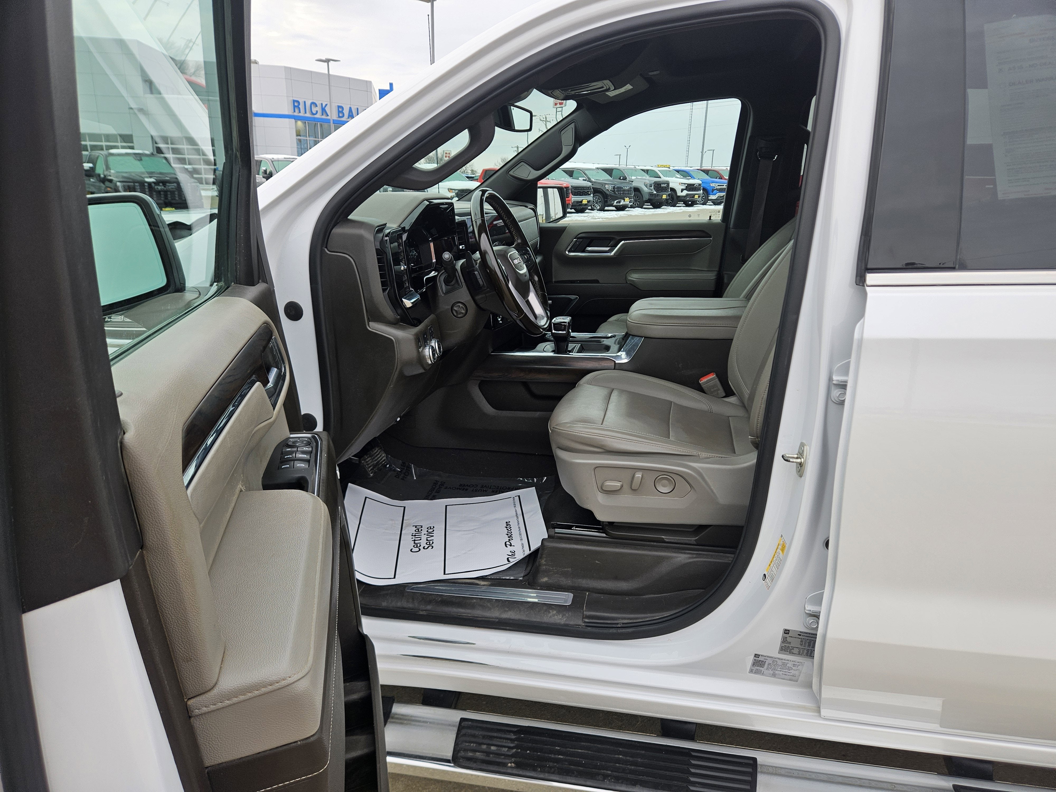 2023 GMC Sierra 1500 SLT