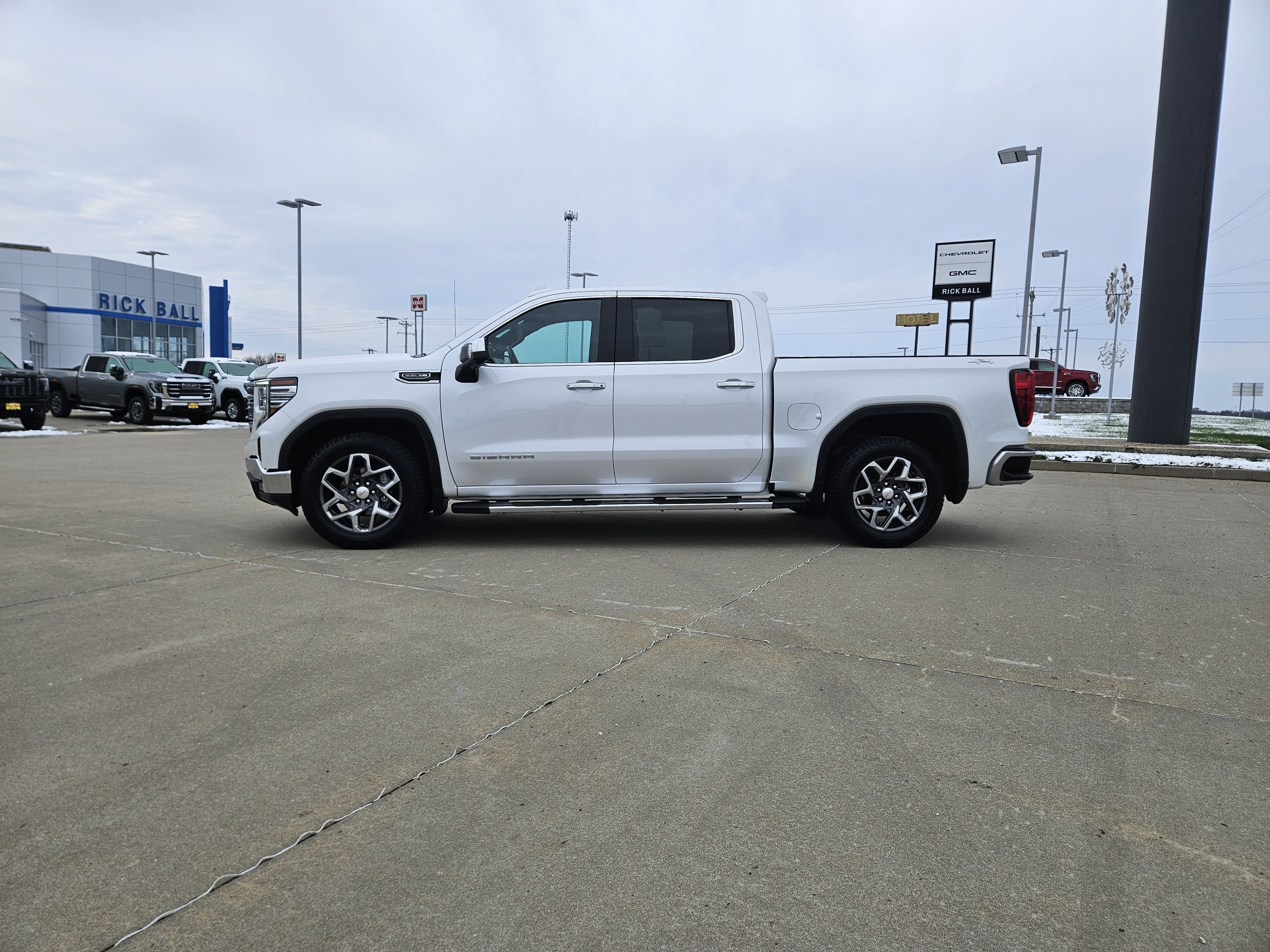 2023 GMC Sierra 1500 SLT