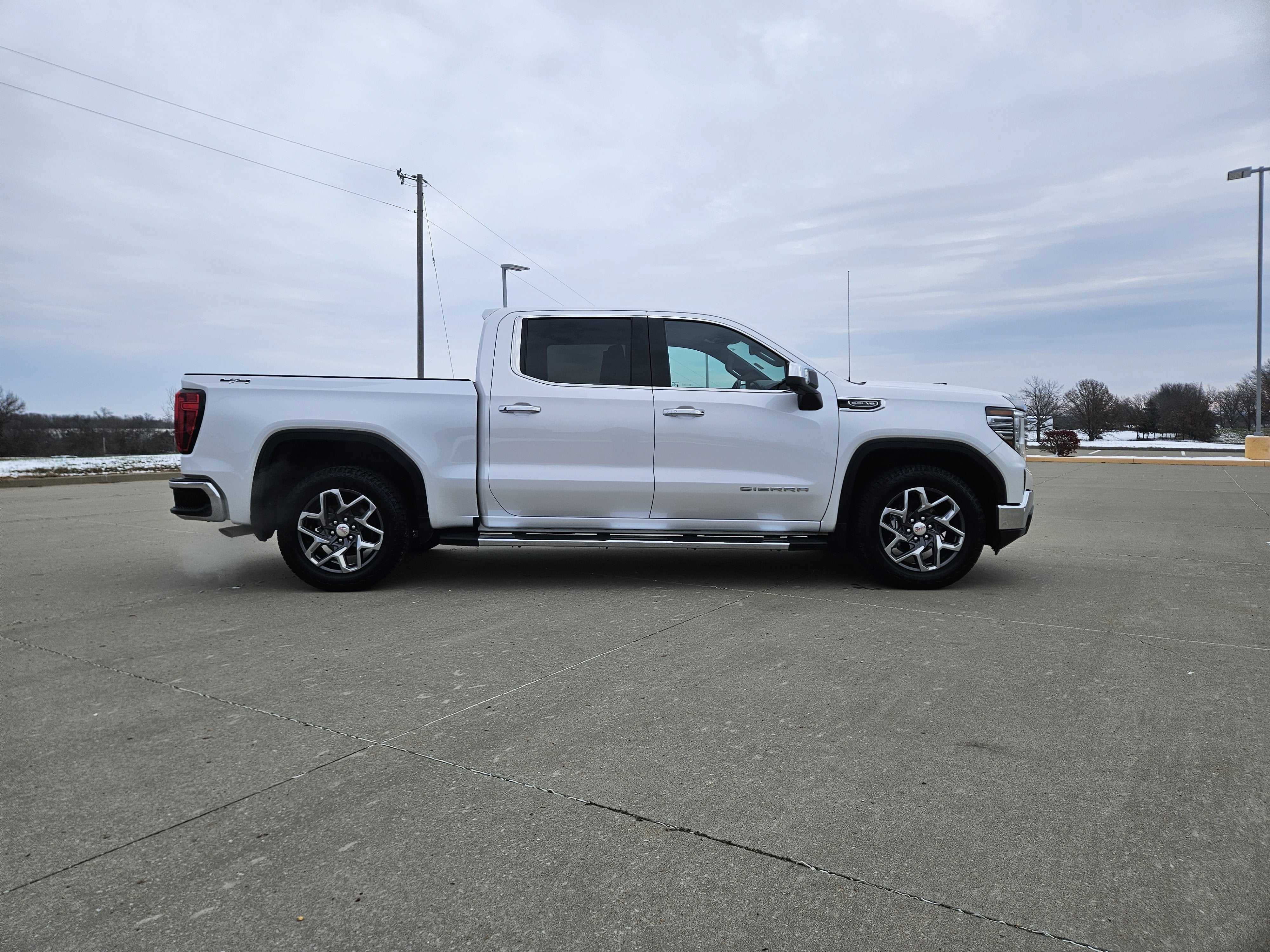 2023 GMC Sierra 1500 SLT