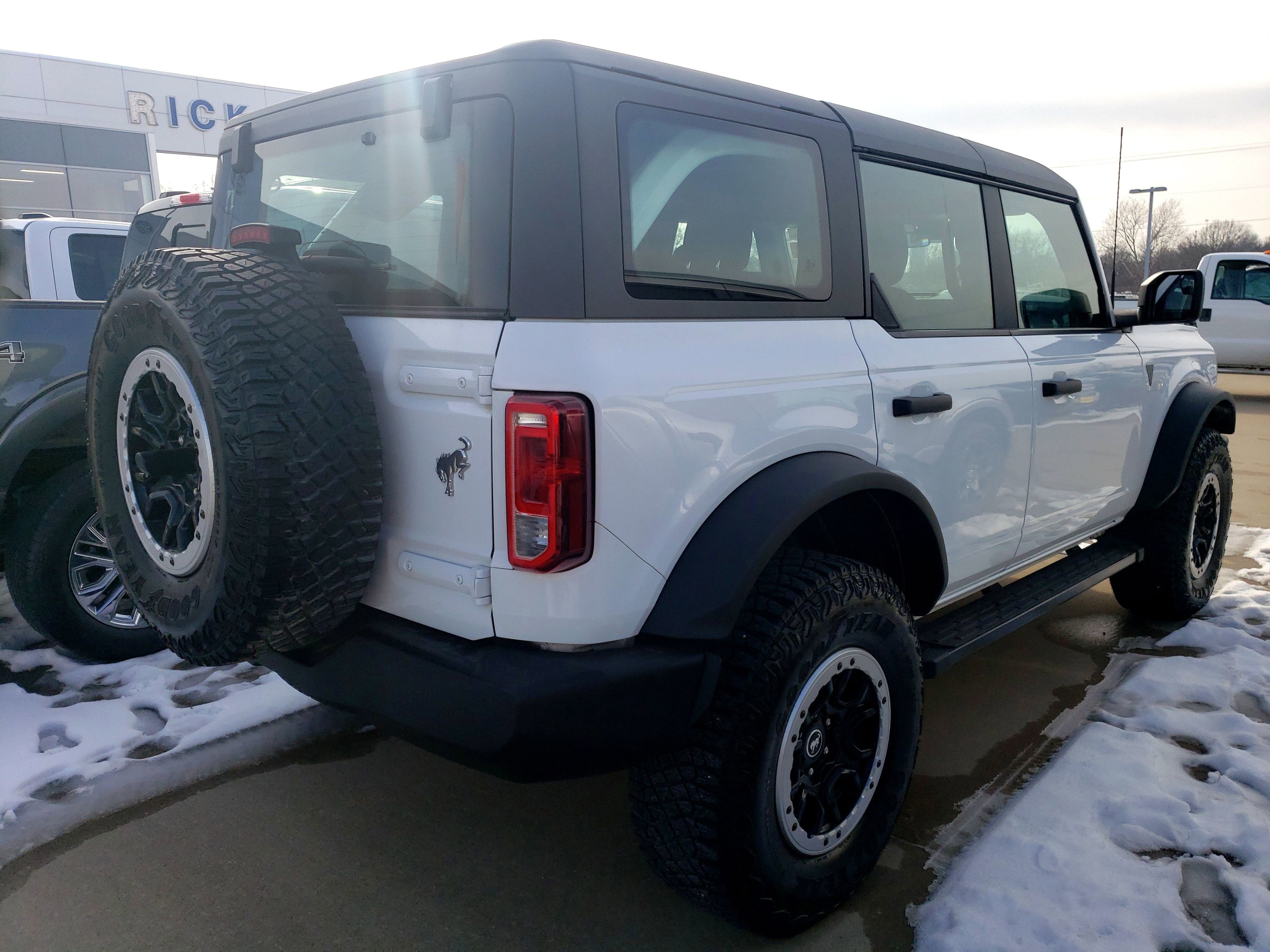2023 Ford Bronco Base