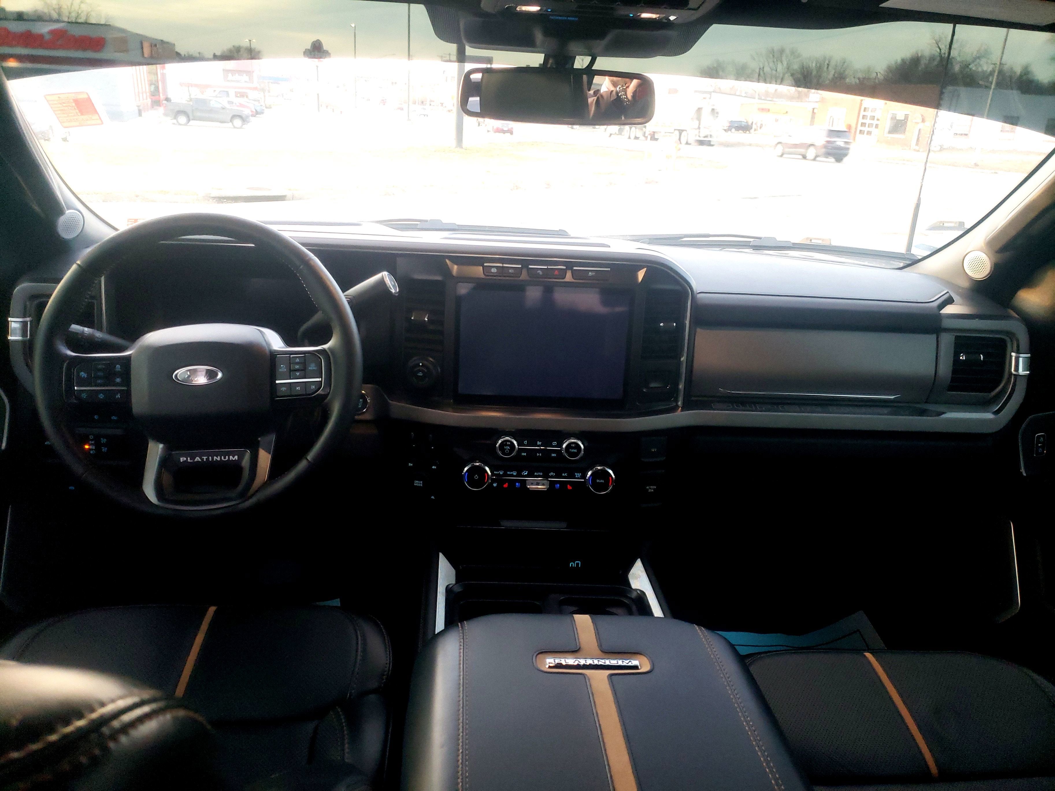 2024 Ford Super Duty F-450 DRW Platinum