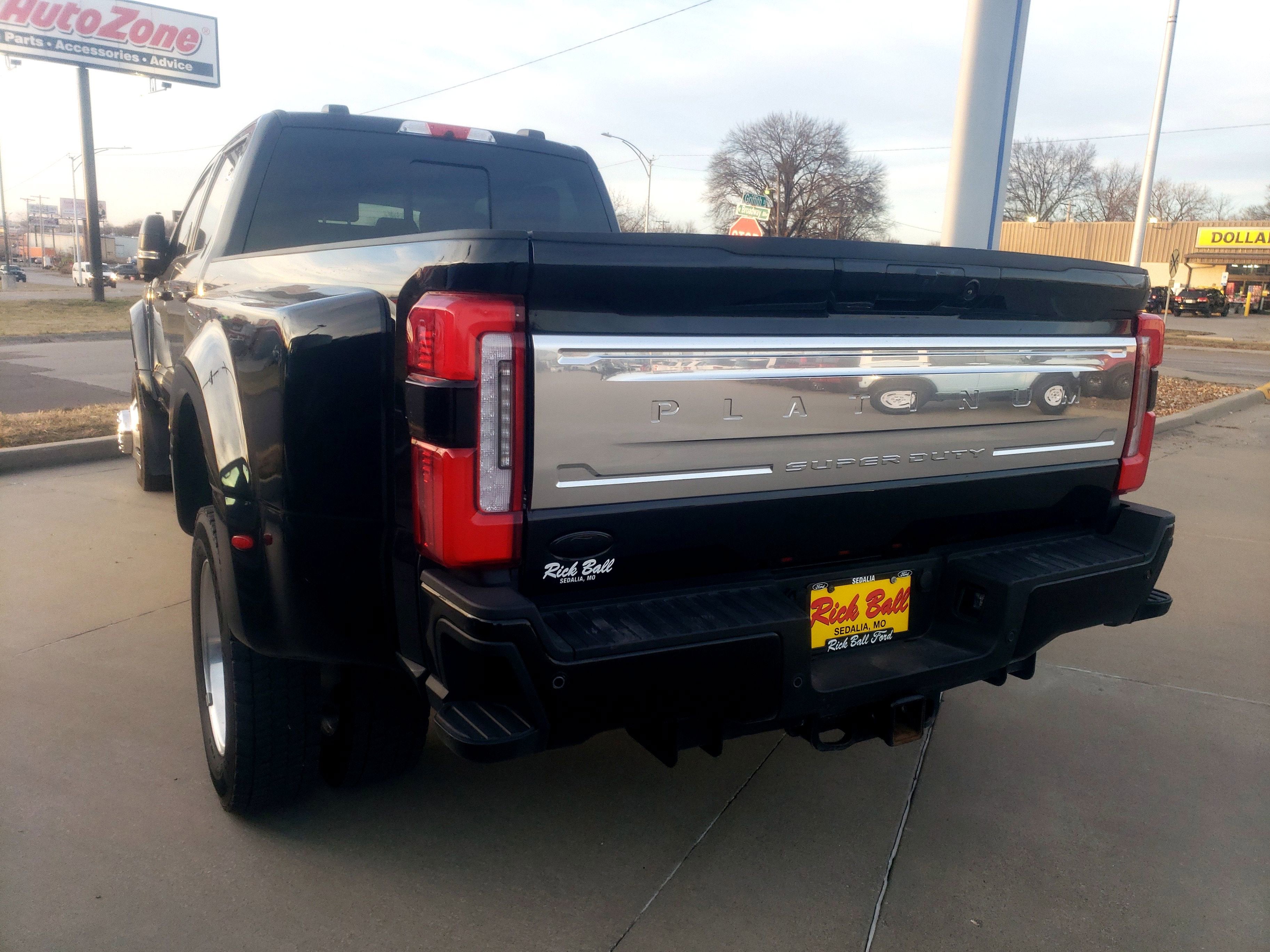 2024 Ford Super Duty F-450 DRW Platinum