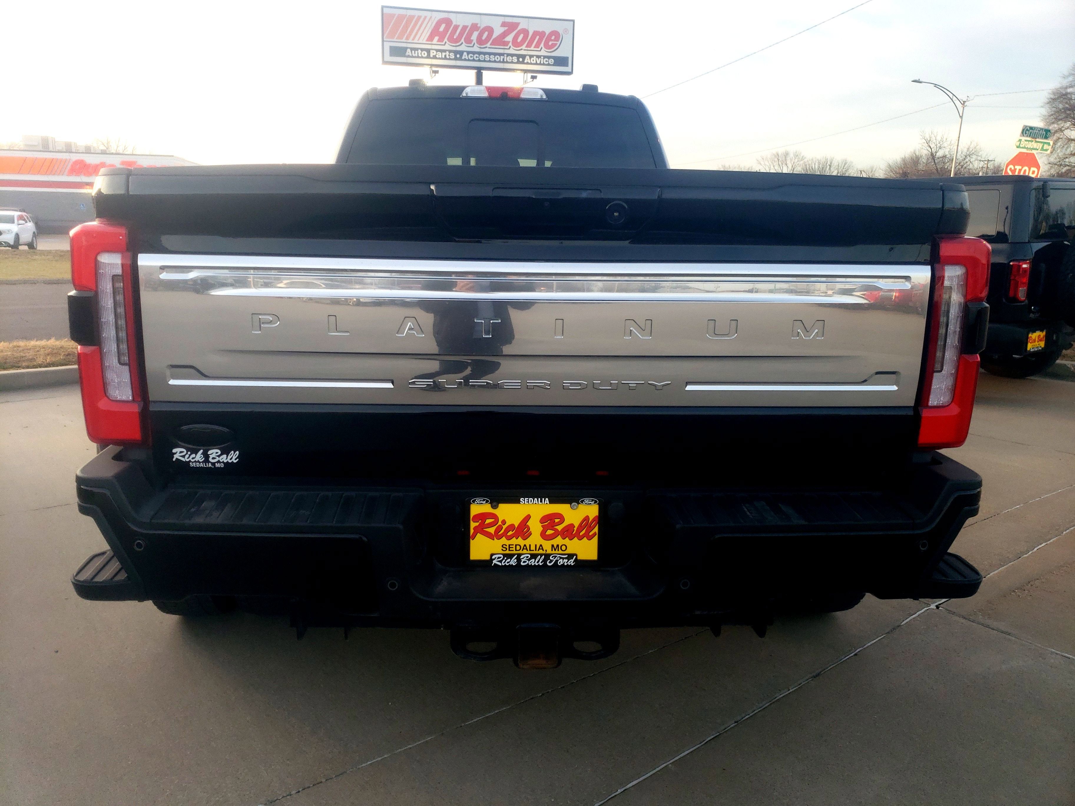 2024 Ford Super Duty F-450 DRW Platinum