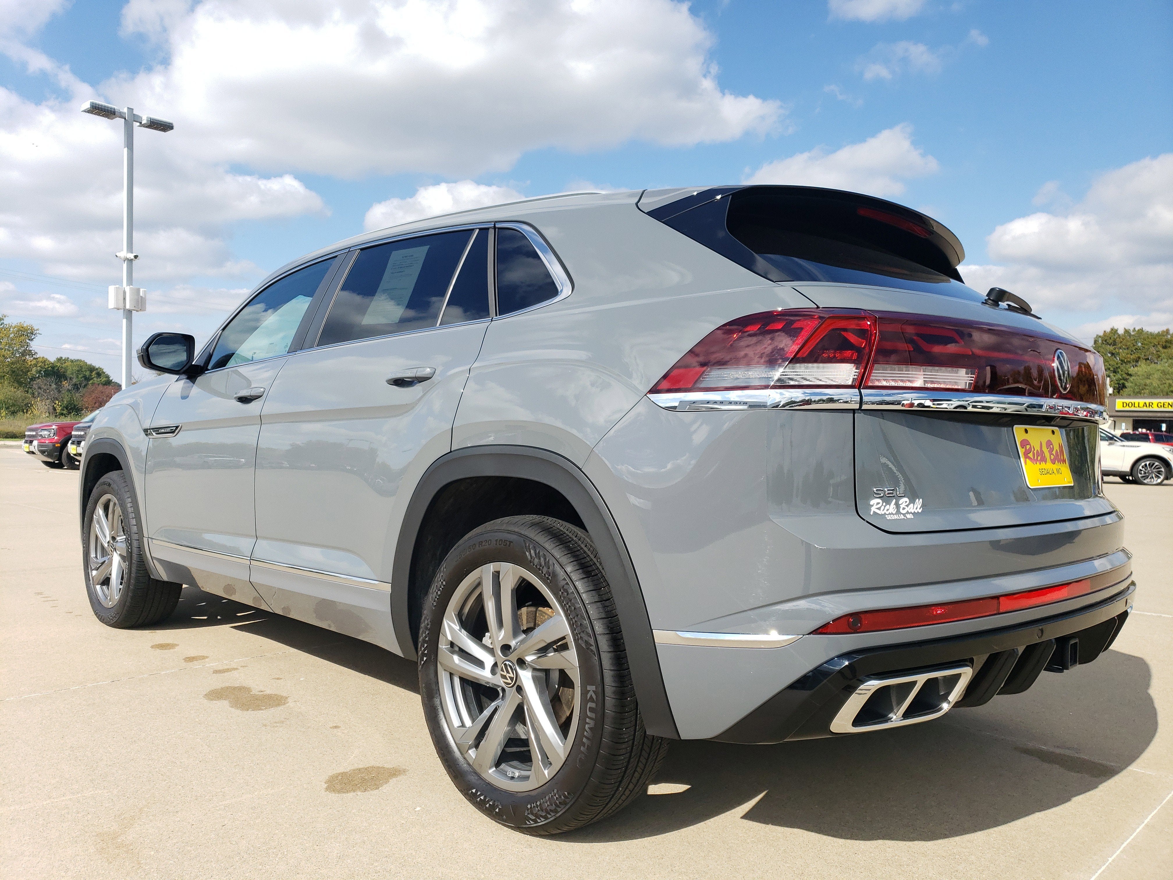2024 Volkswagen Atlas Cross Sport 2.0T SEL R-Line