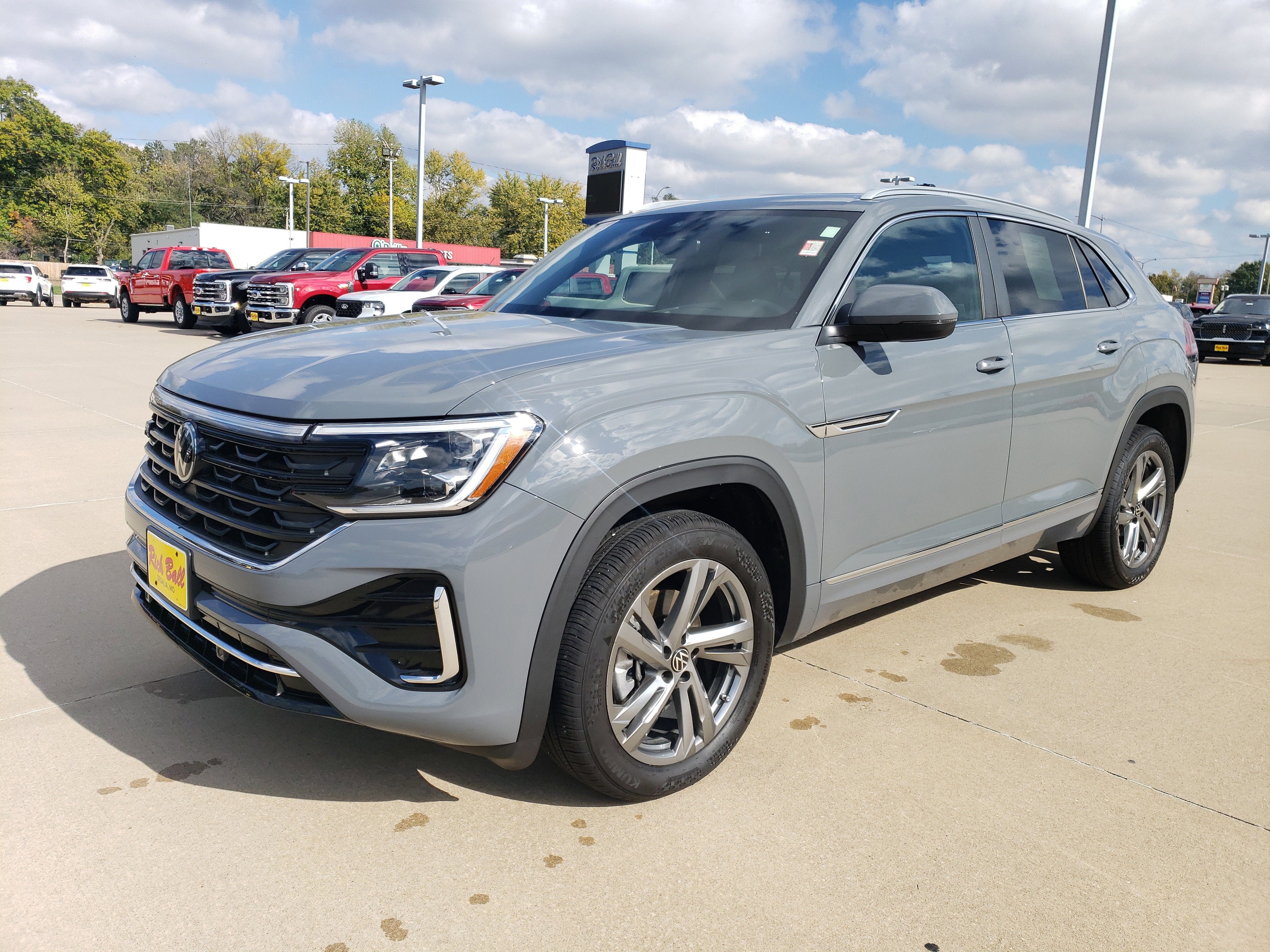 2024 Volkswagen Atlas Cross Sport 2.0T SEL R-Line