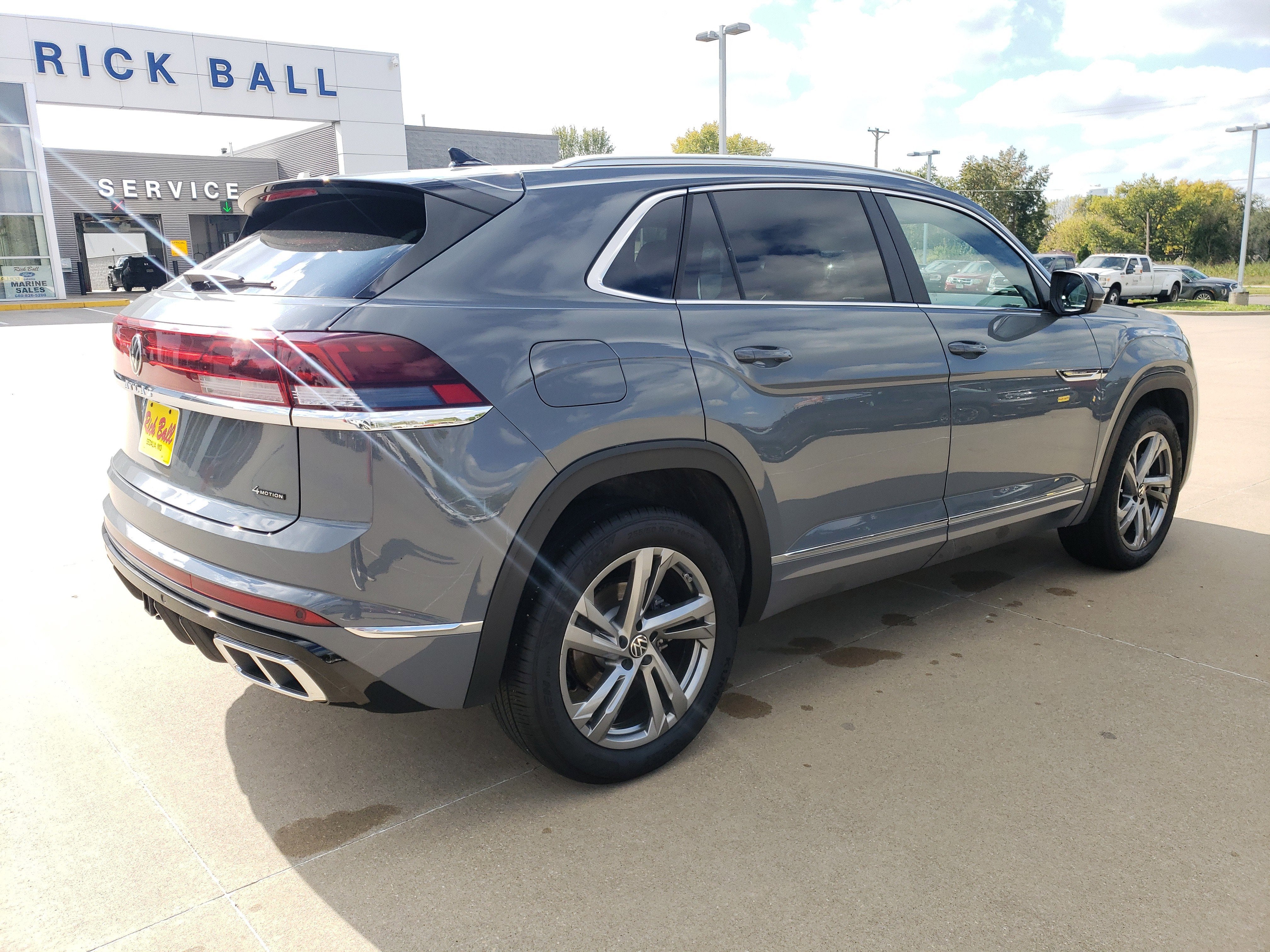 2024 Volkswagen Atlas Cross Sport 2.0T SEL R-Line