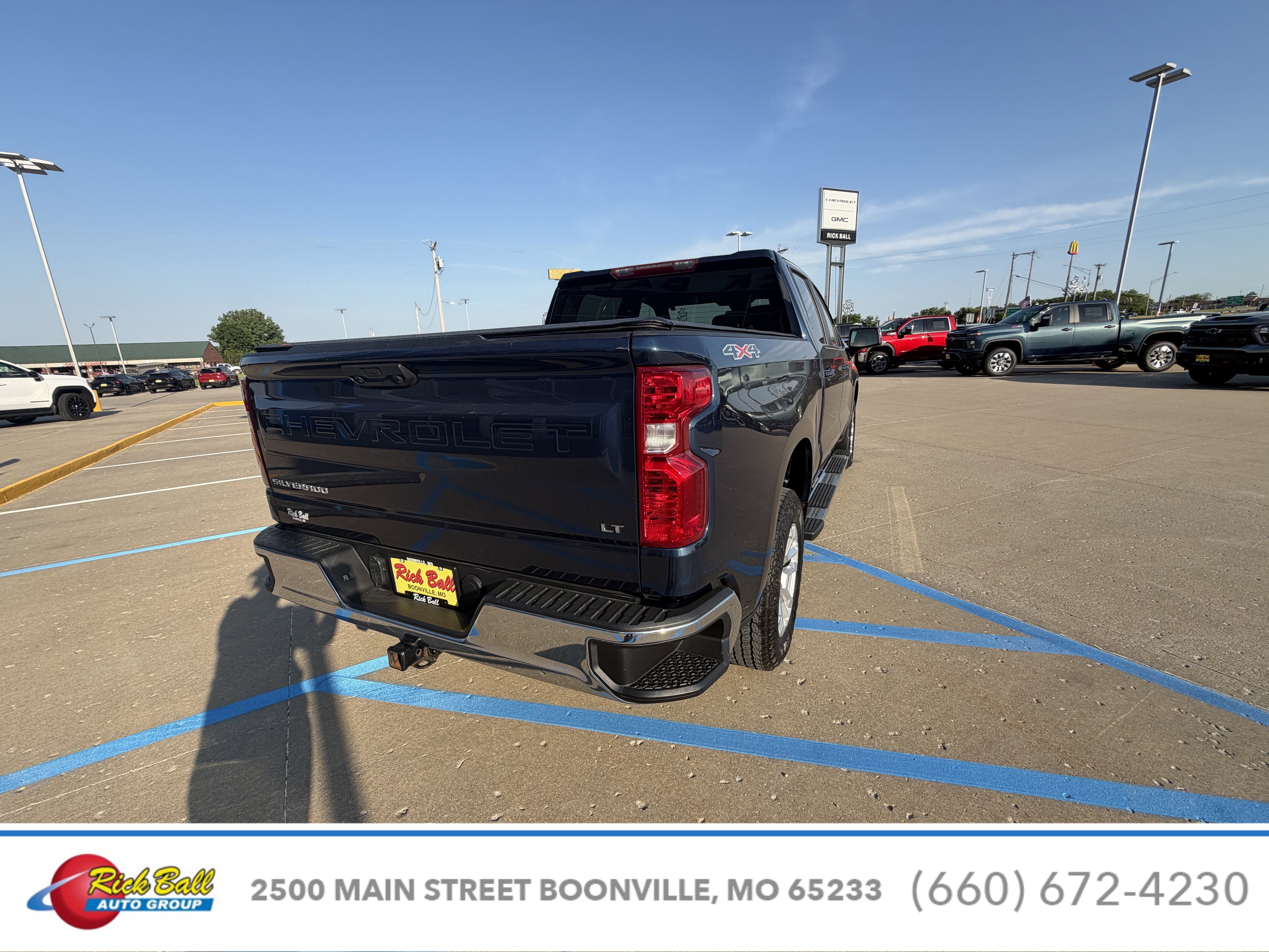 2023 Chevrolet Silverado 1500 LT (2FL)
