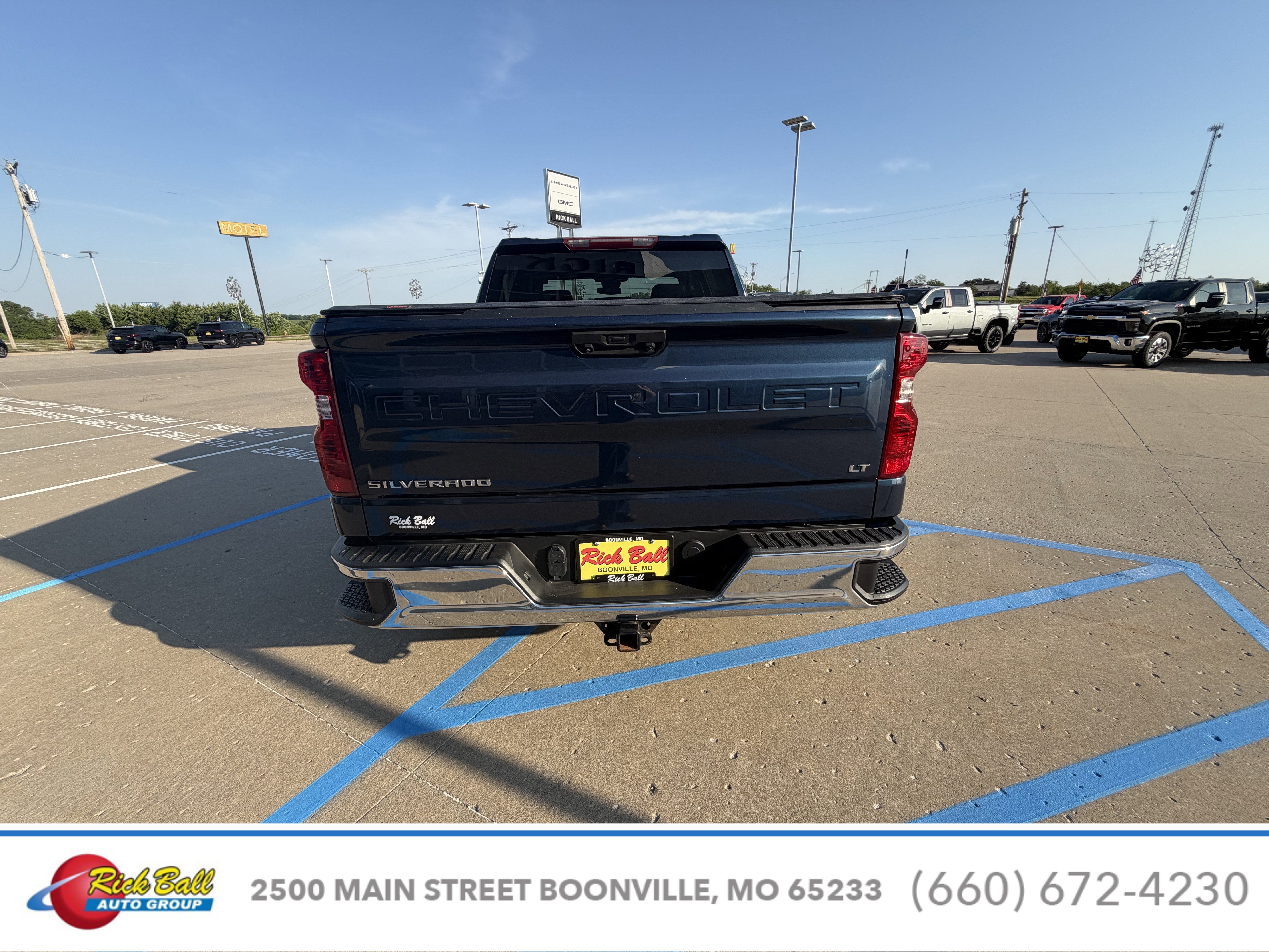 2023 Chevrolet Silverado 1500 LT (2FL)