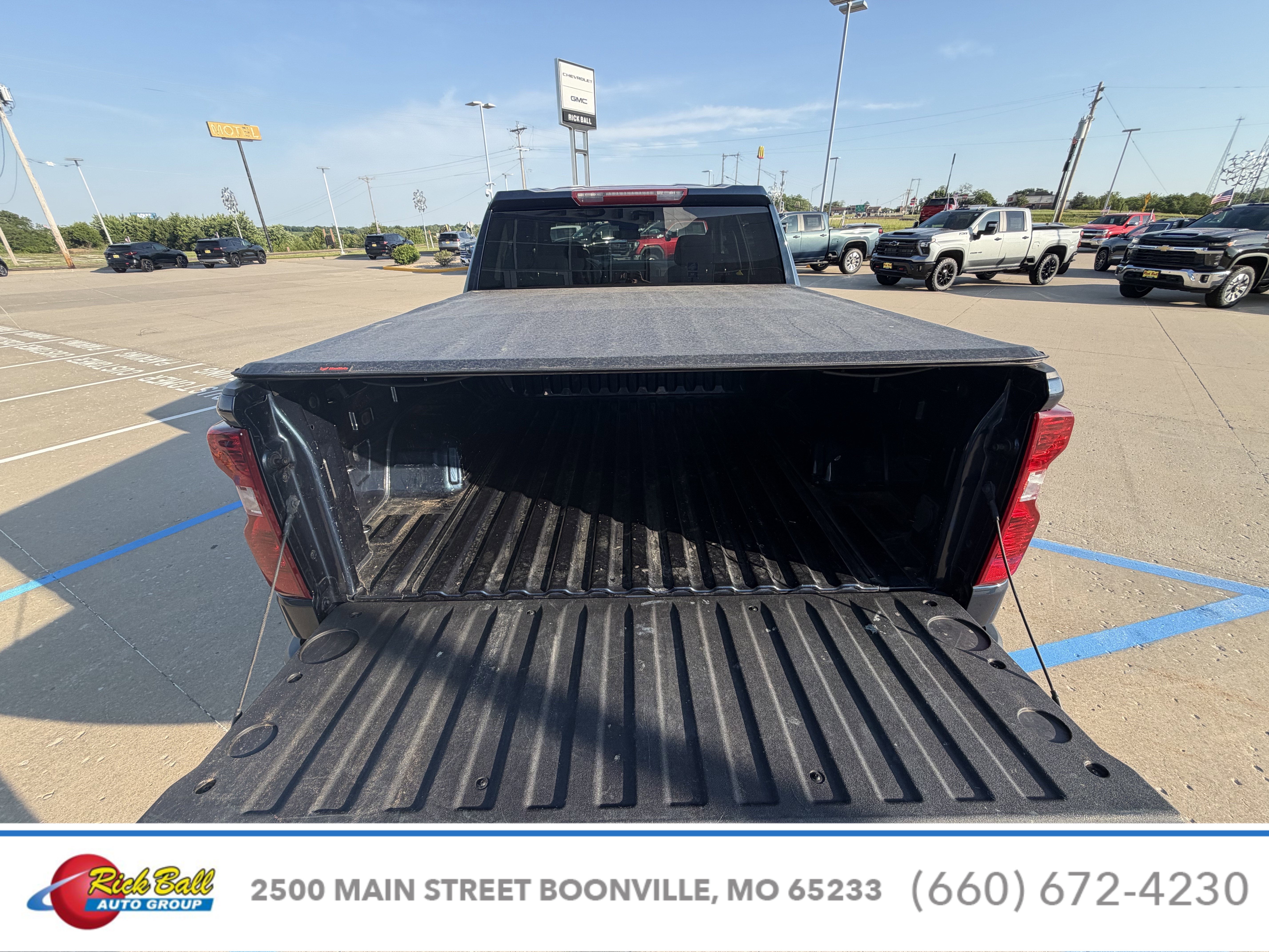 2023 Chevrolet Silverado 1500 LT (2FL)