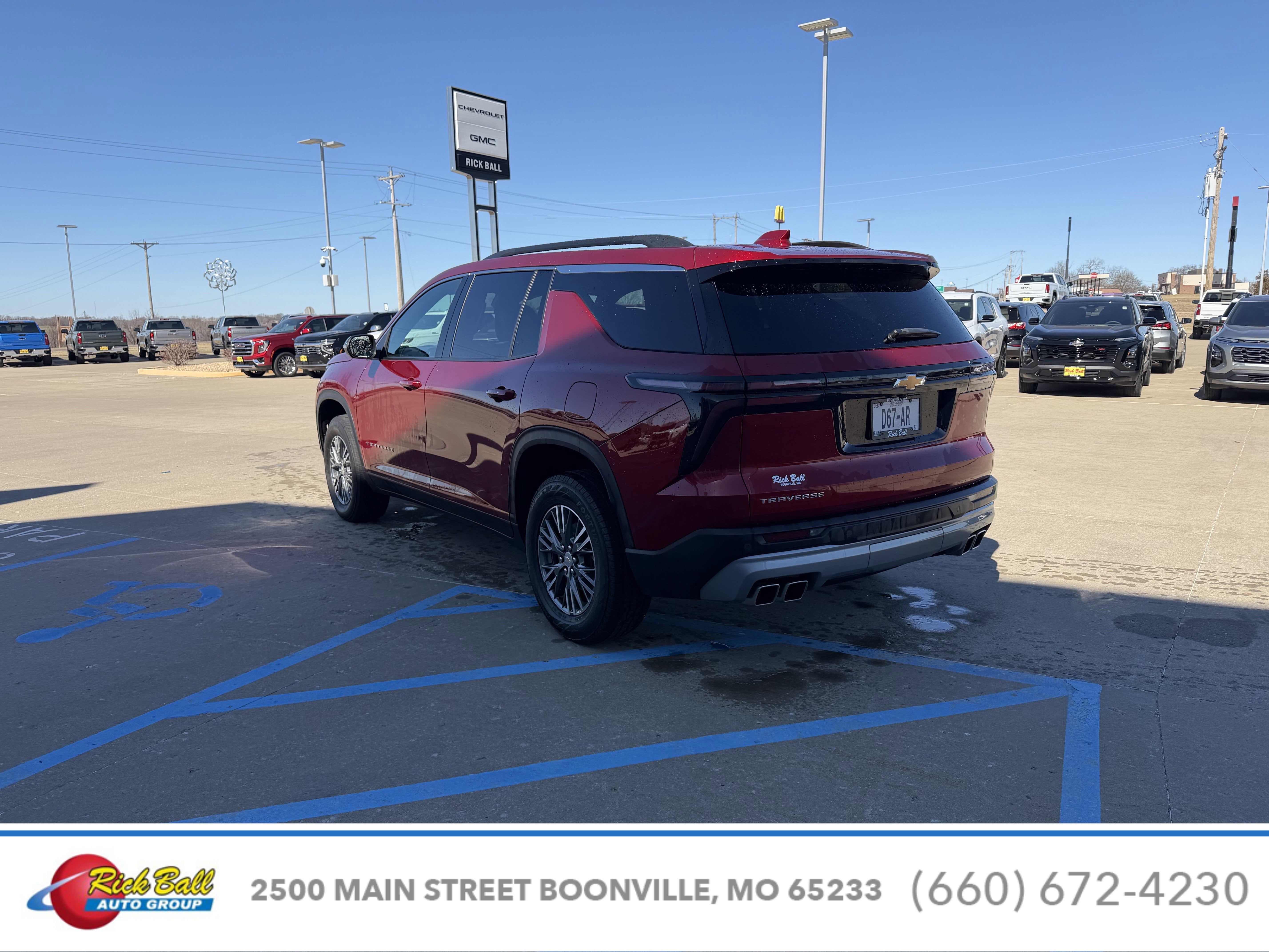2025 Chevrolet Traverse LT