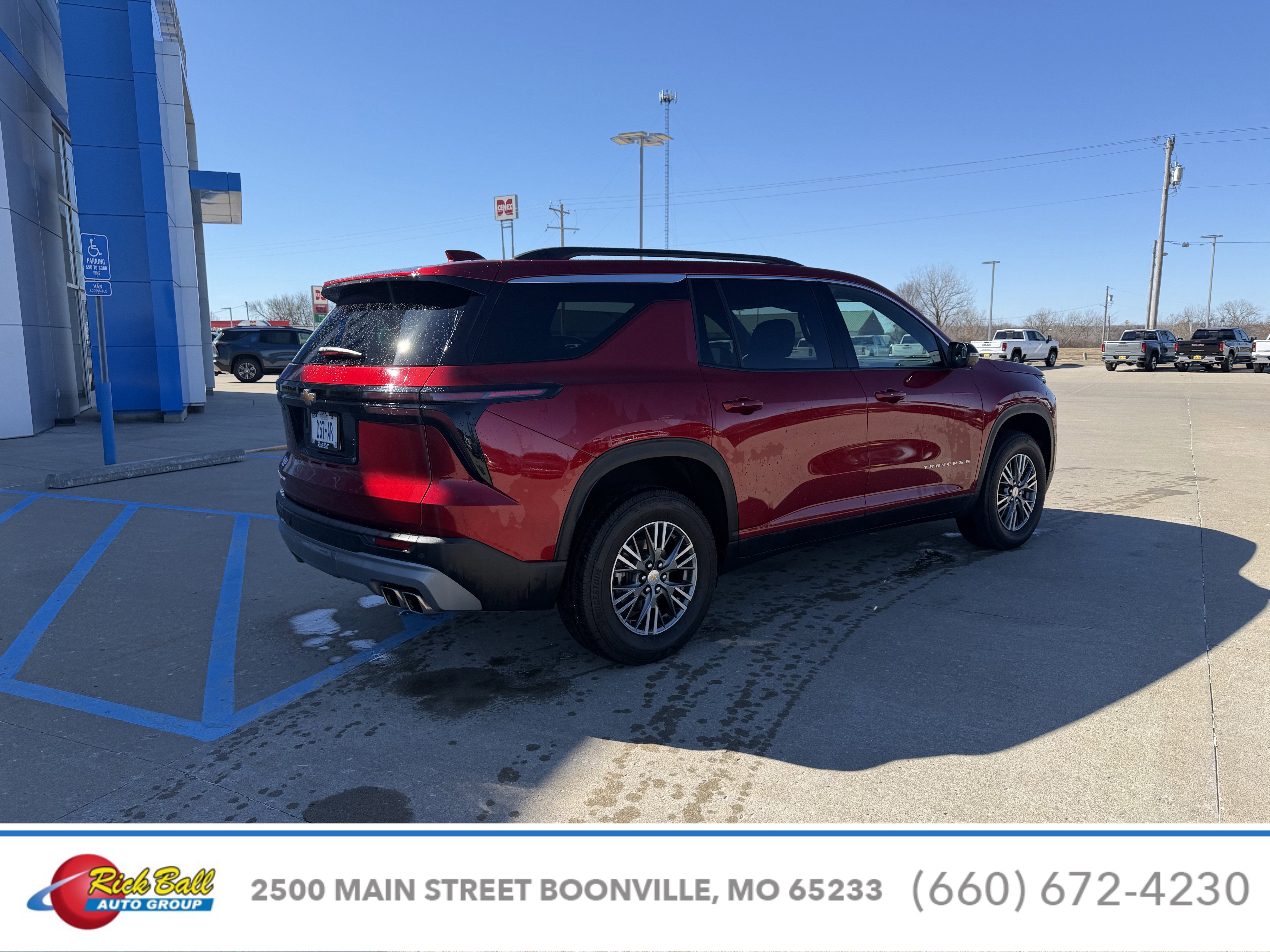 2025 Chevrolet Traverse LT