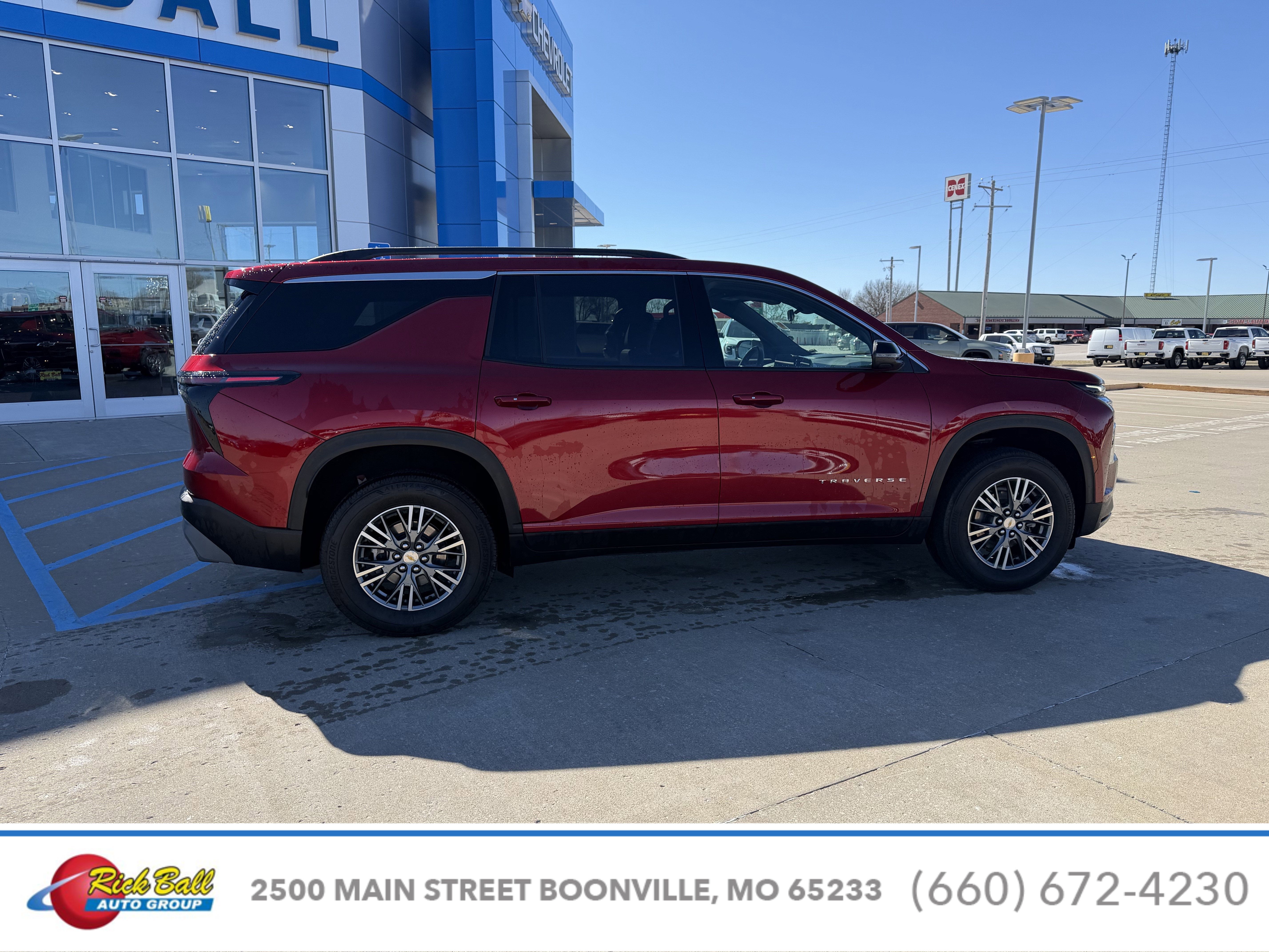 2025 Chevrolet Traverse LT