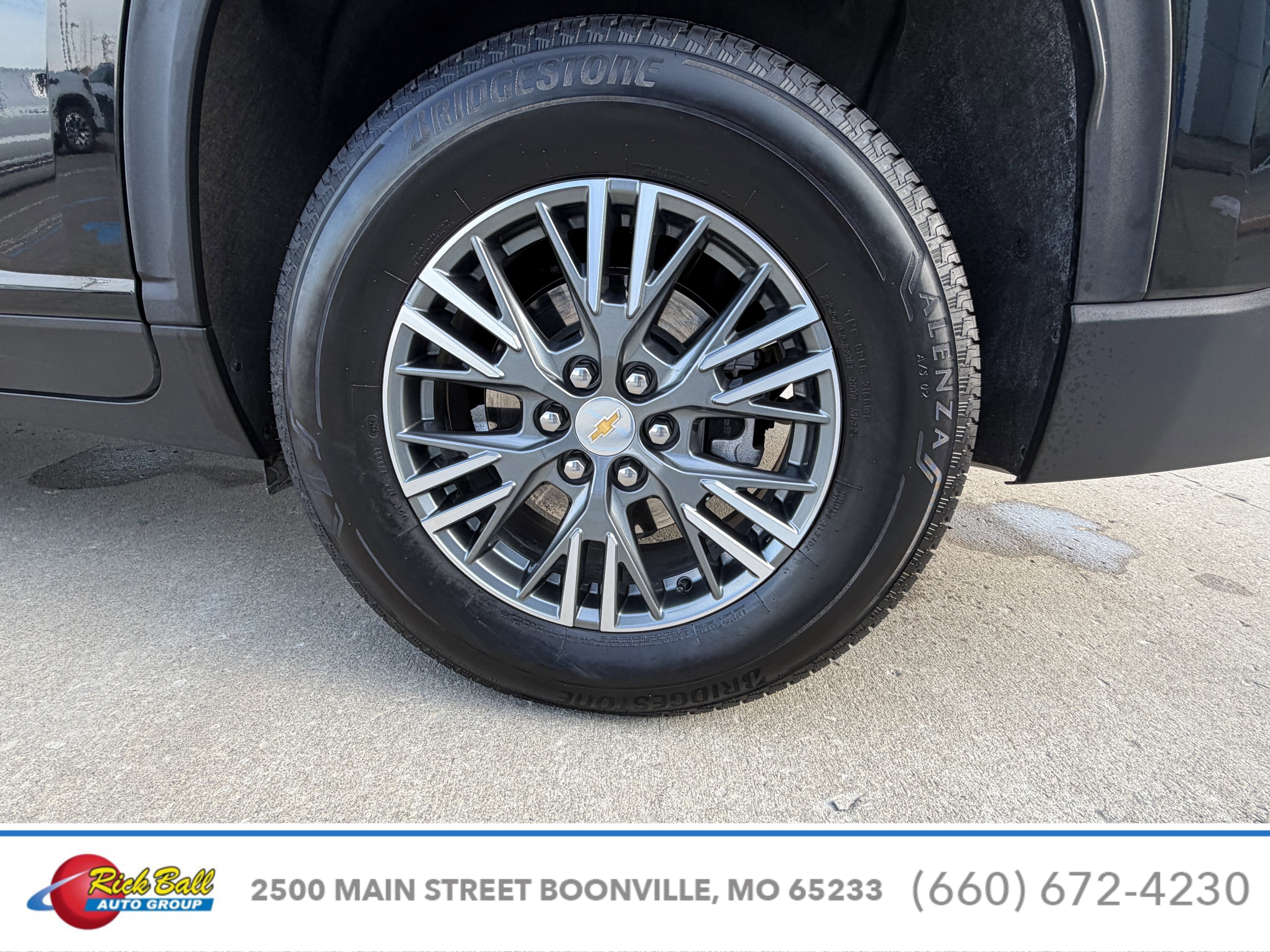 2025 Chevrolet Traverse LT