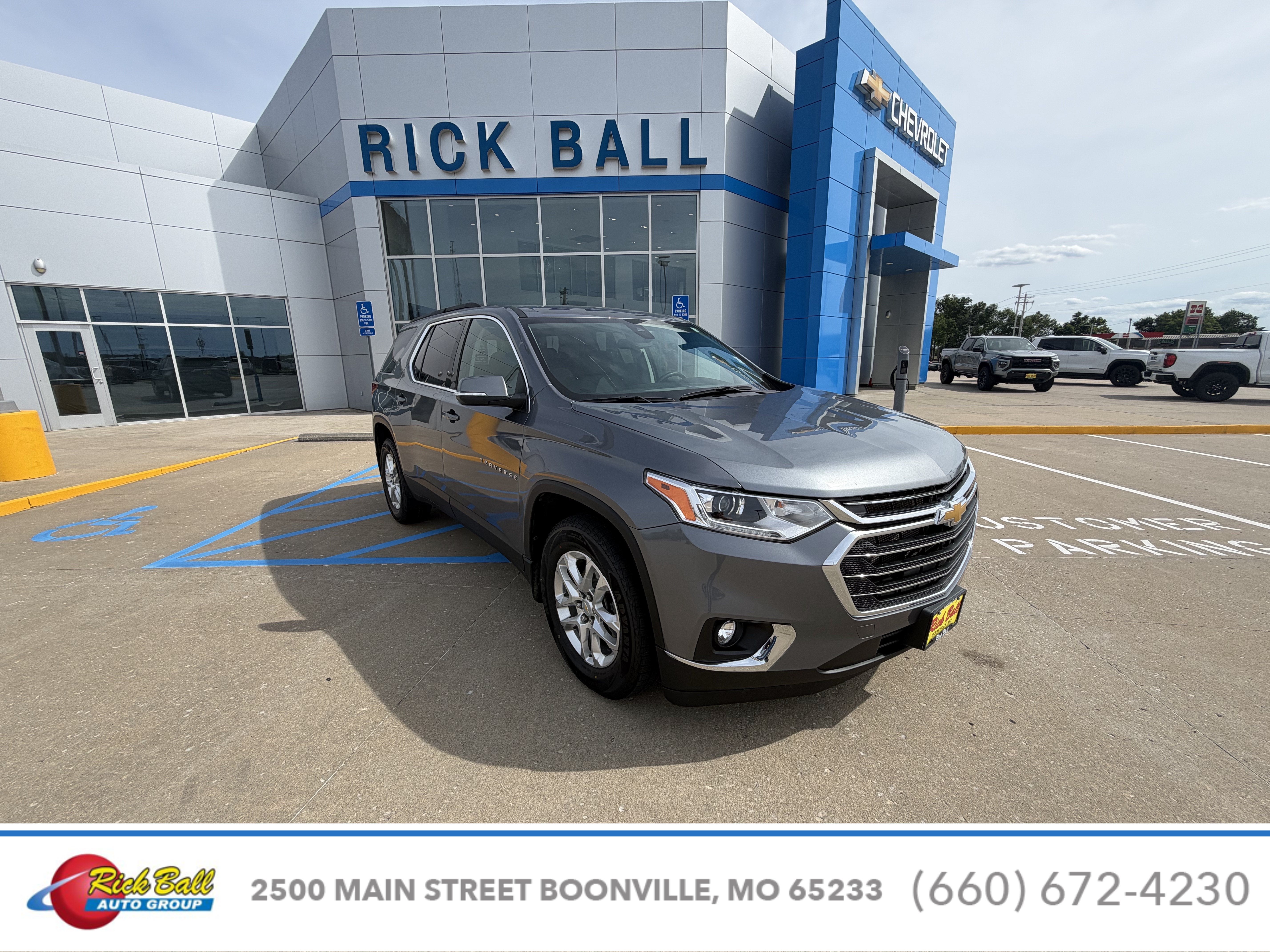 2021 Chevrolet Traverse LT Cloth