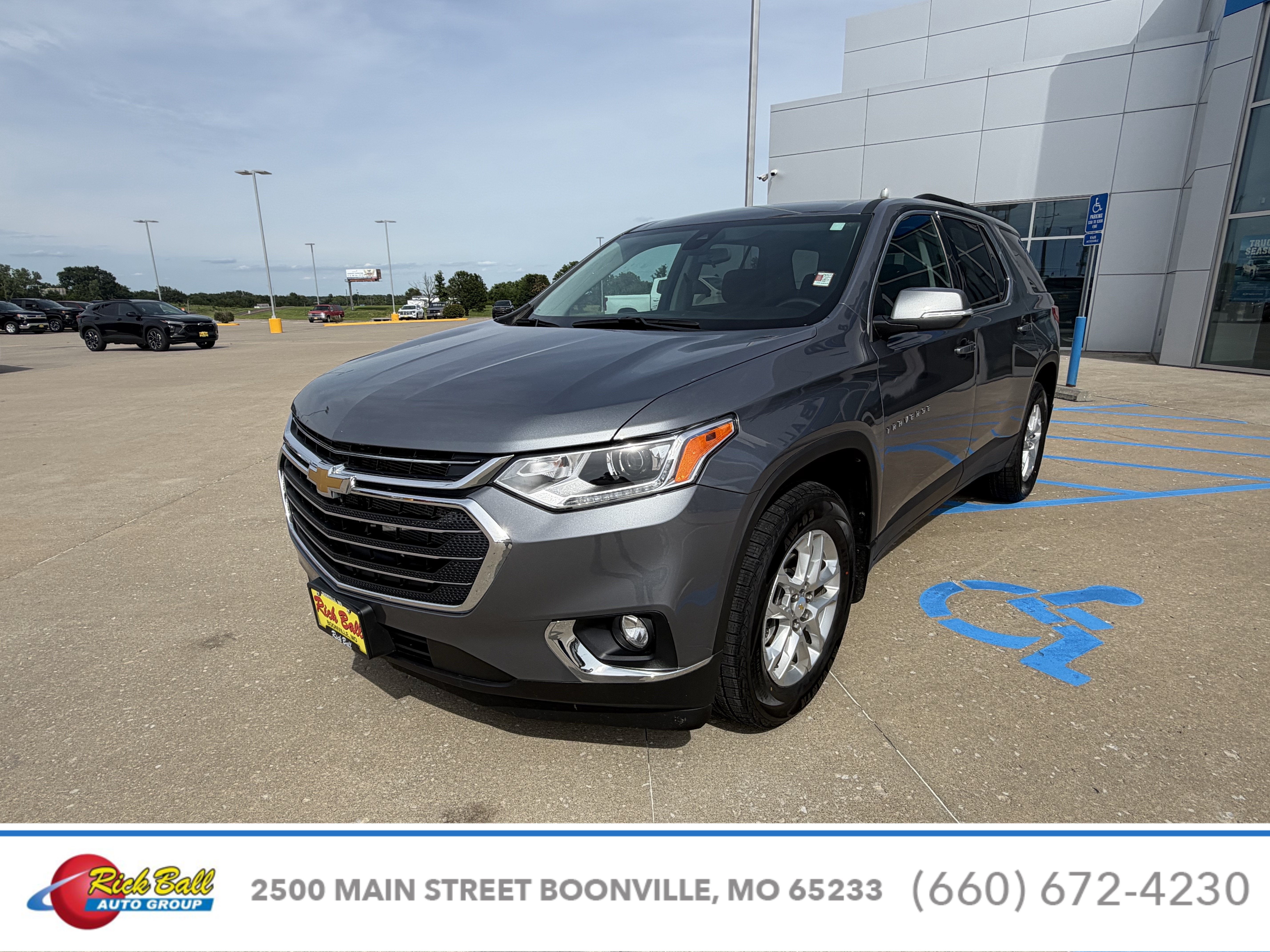 2021 Chevrolet Traverse LT Cloth