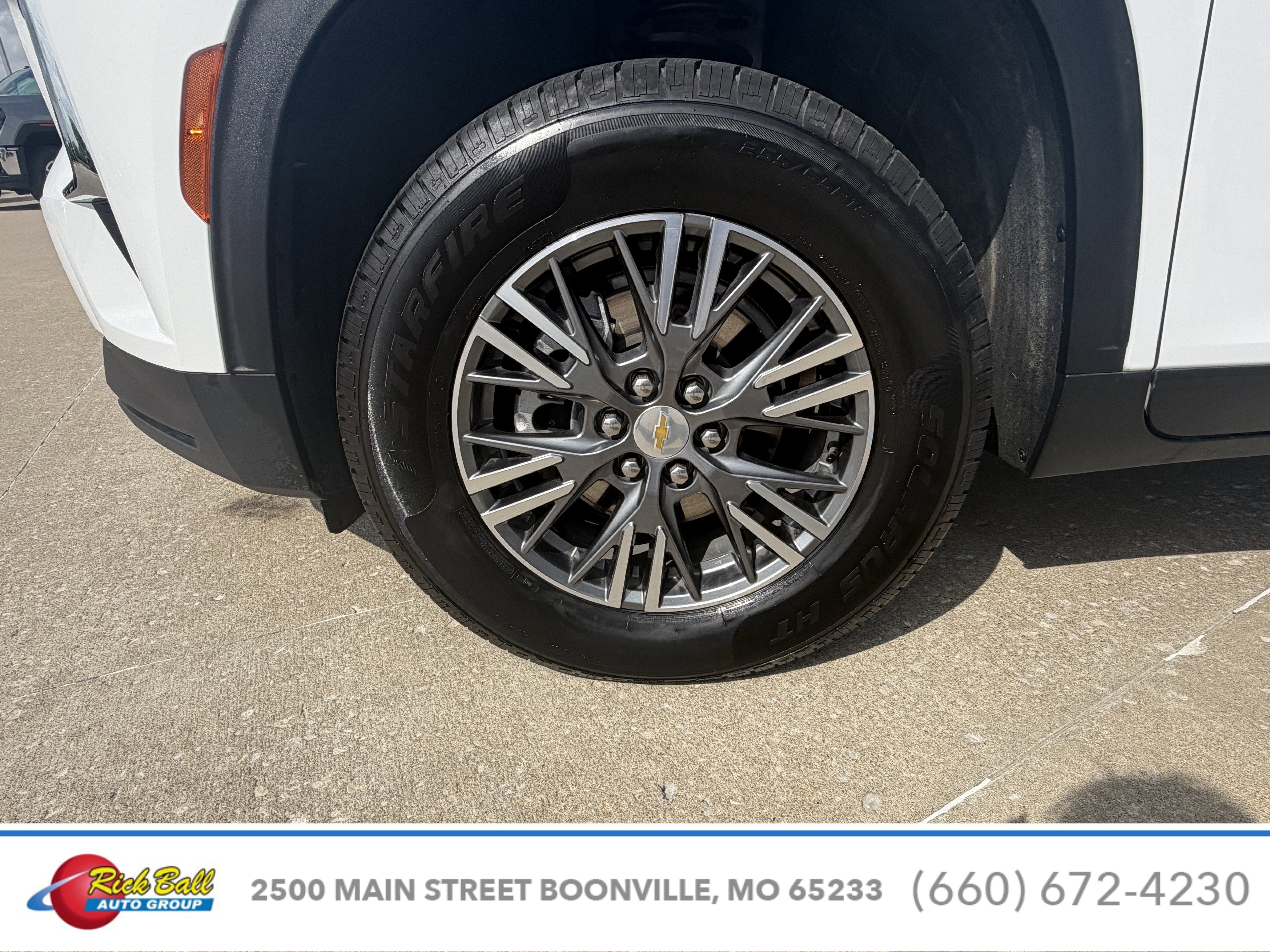 2025 Chevrolet Traverse LT