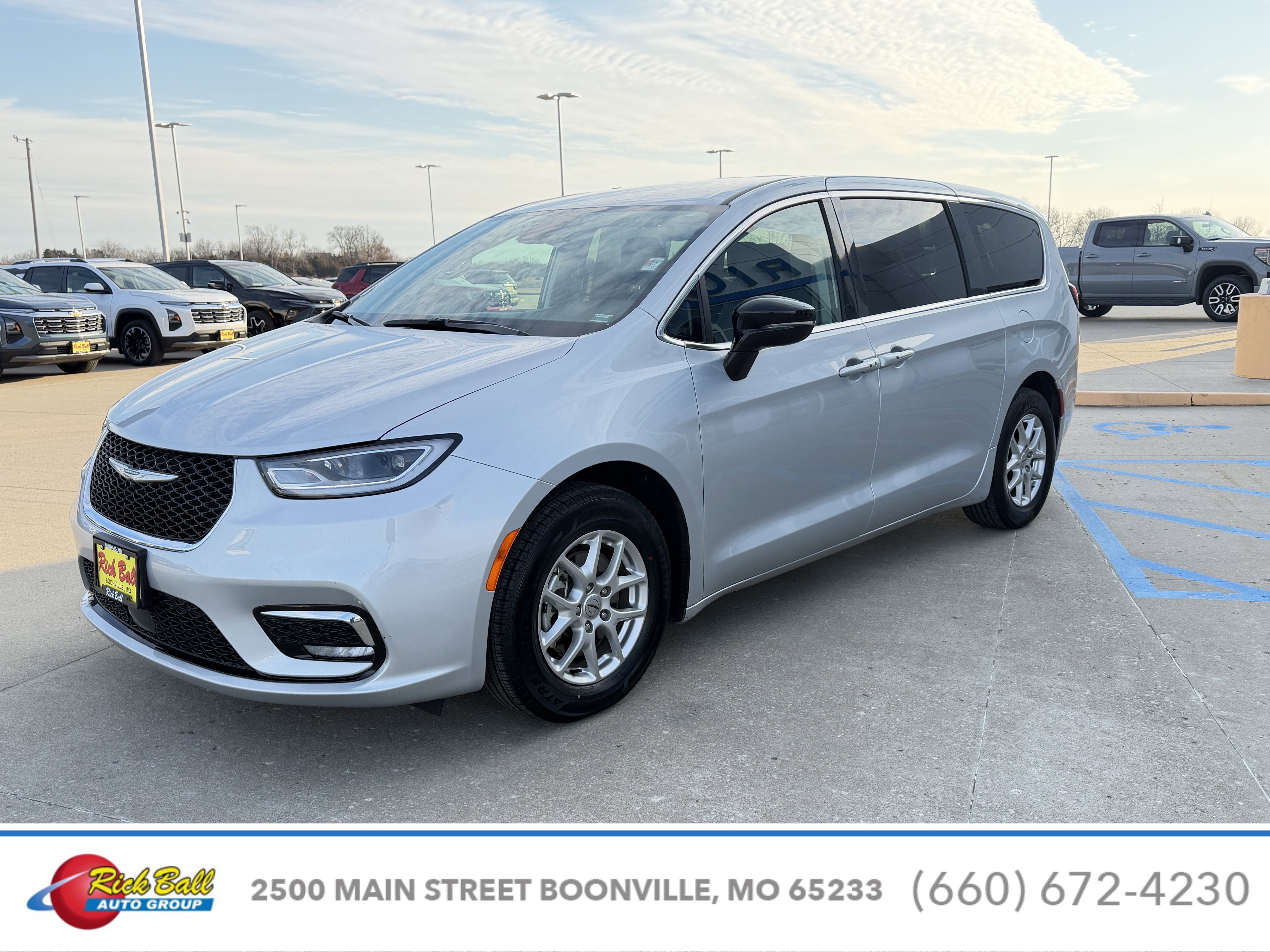 2024 Chrysler Pacifica Touring L