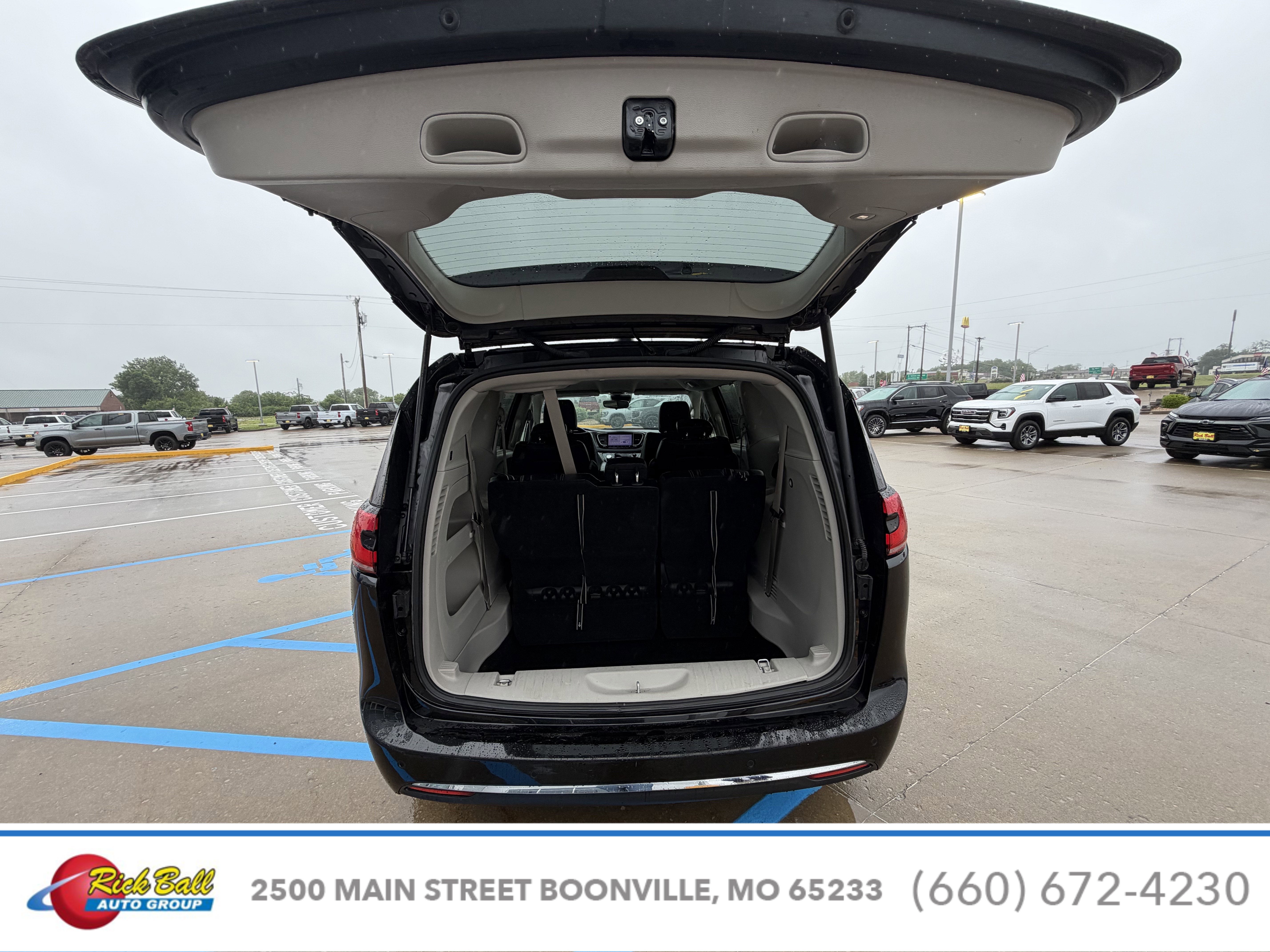 2023 Chrysler Pacifica Touring L