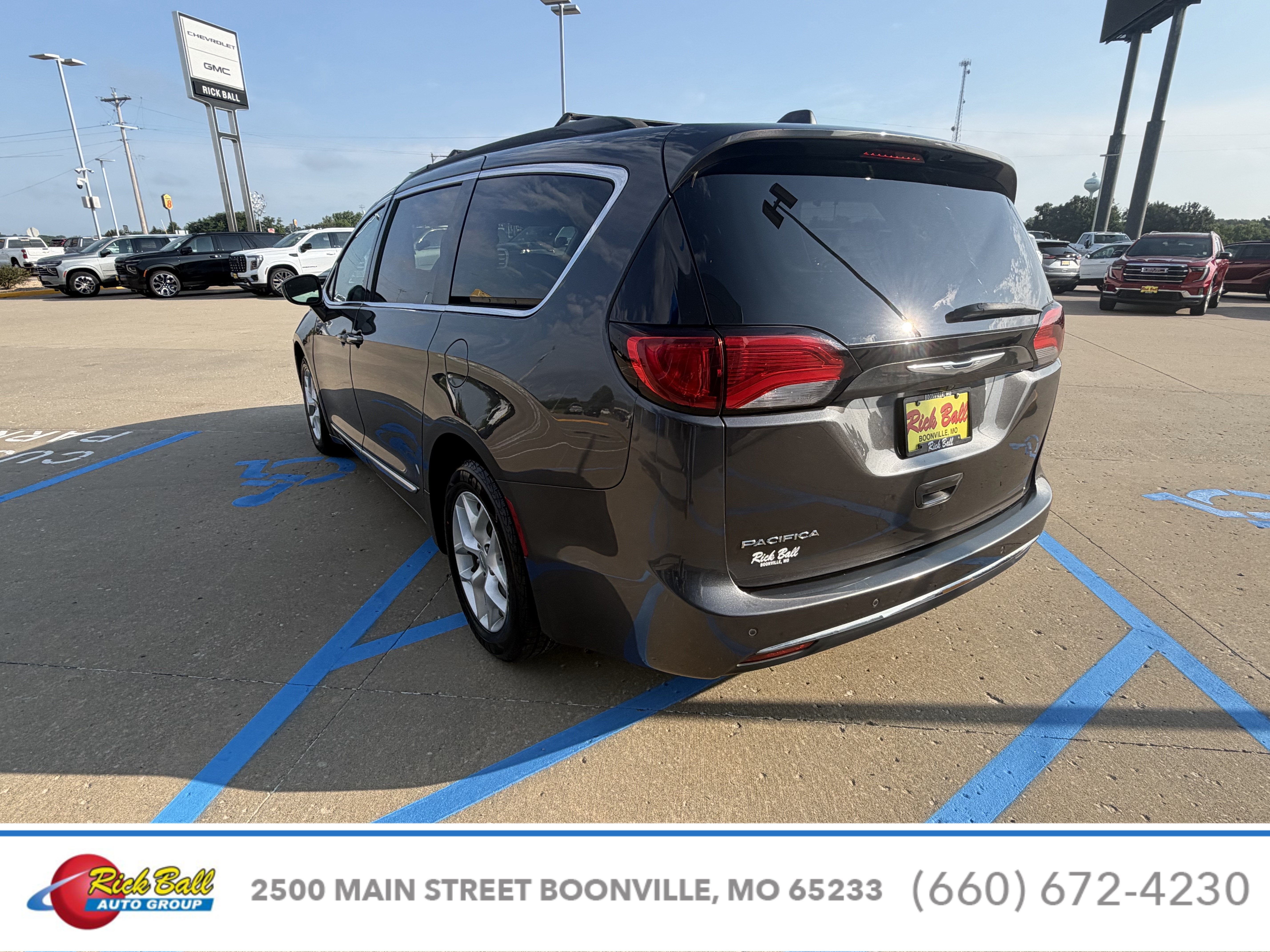 2017 Chrysler Pacifica Touring-L