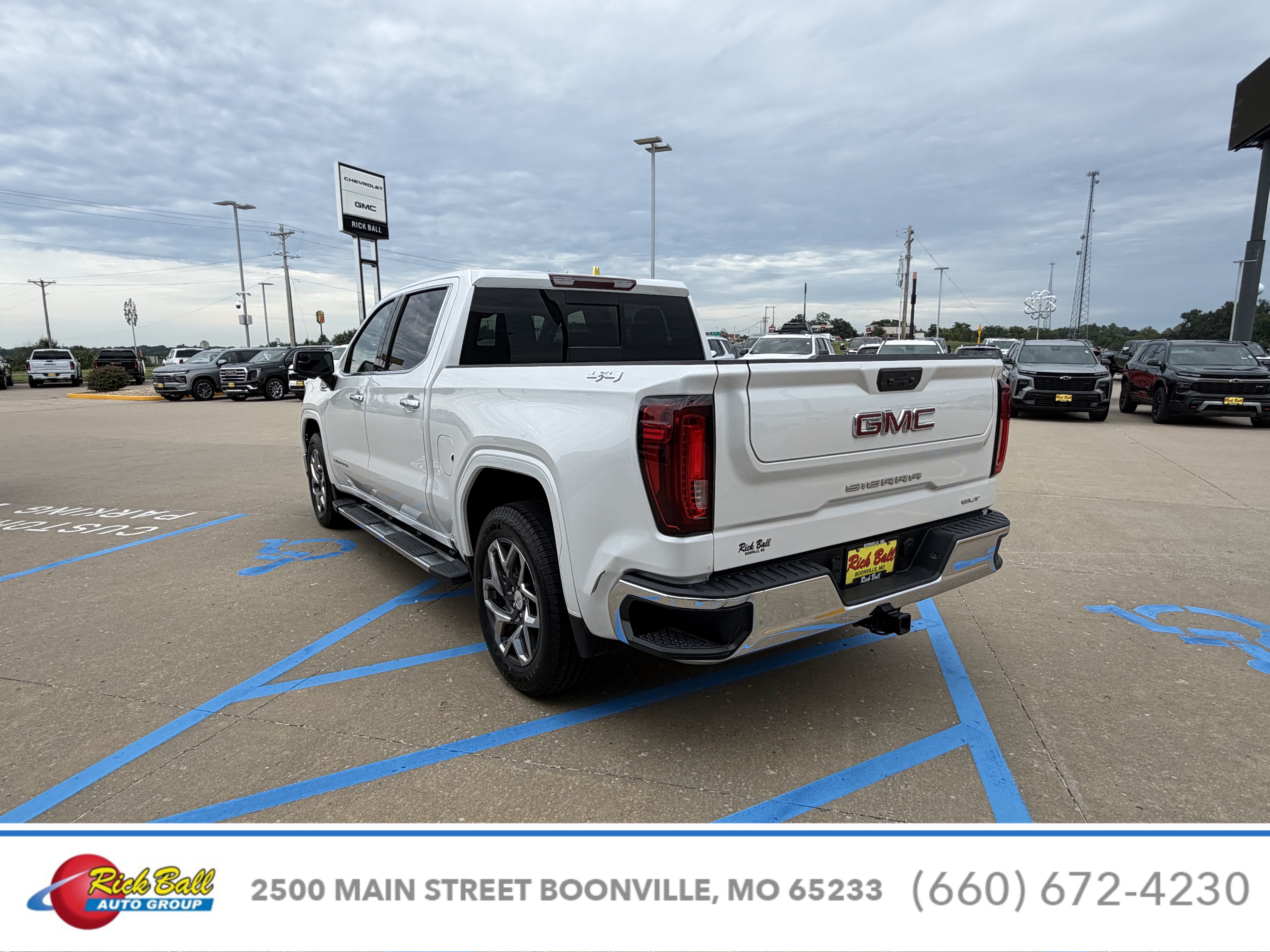 2025 GMC Sierra 1500 SLT