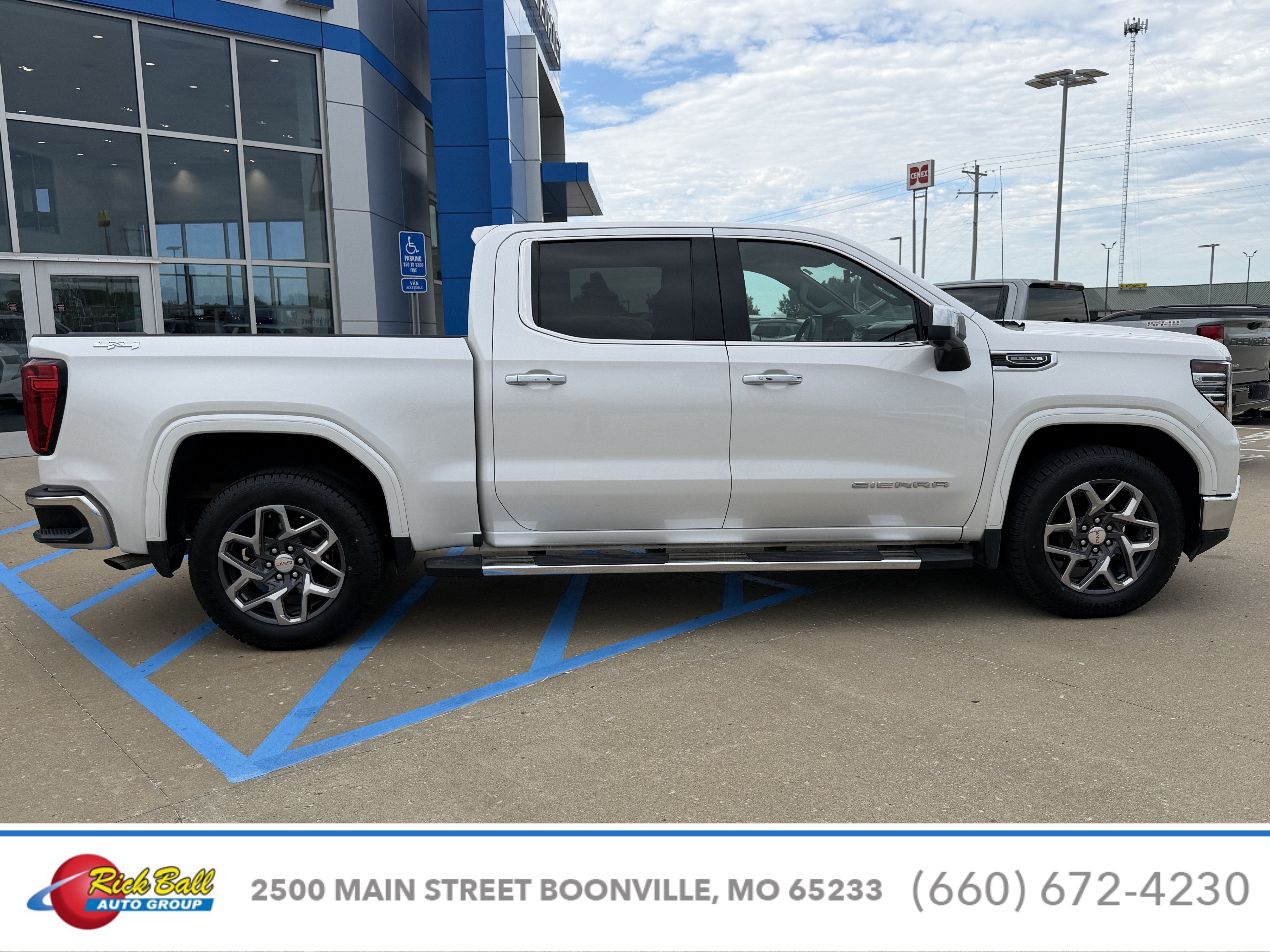 2025 GMC Sierra 1500 SLT