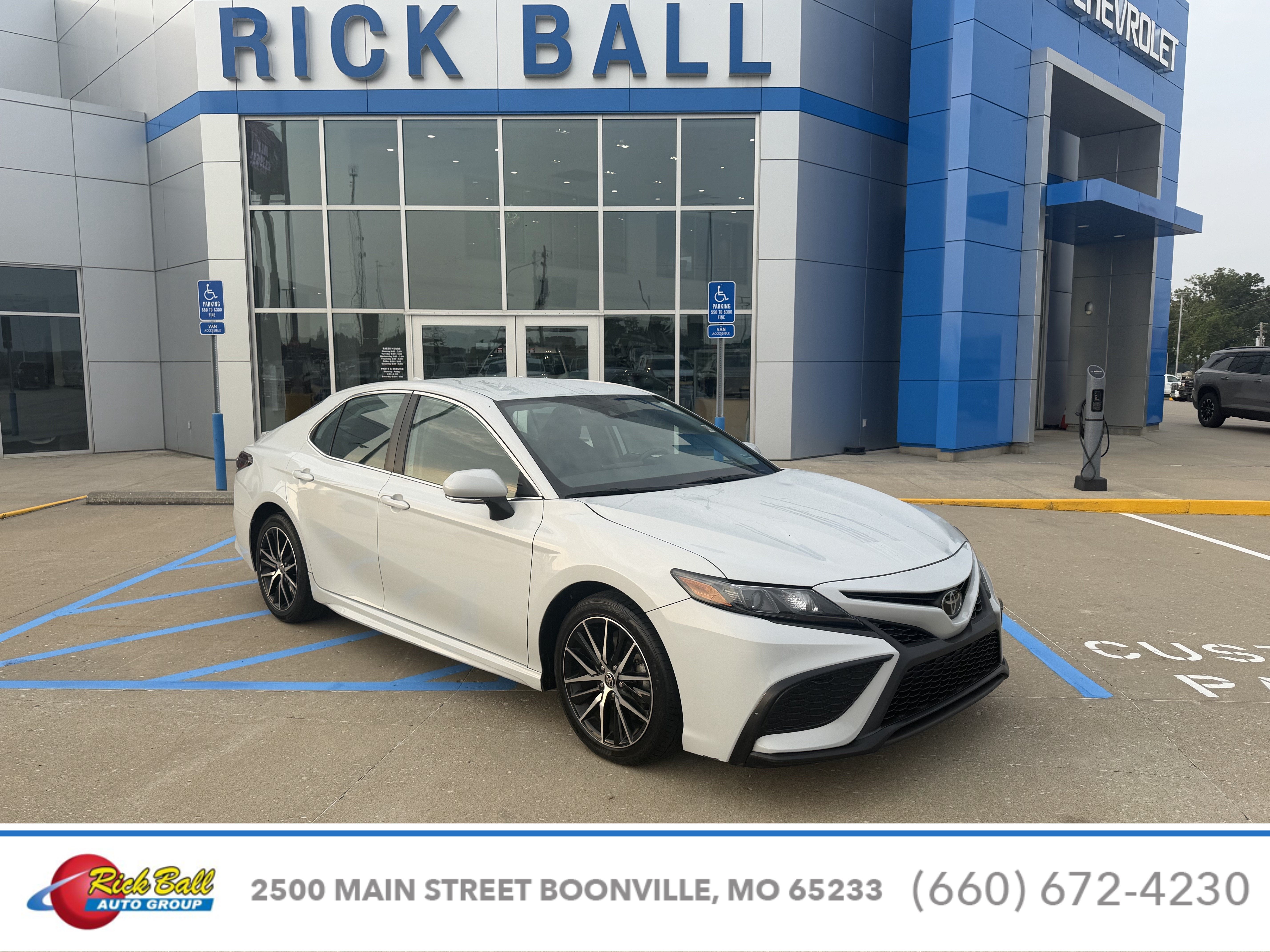 2024 Toyota Camry SE