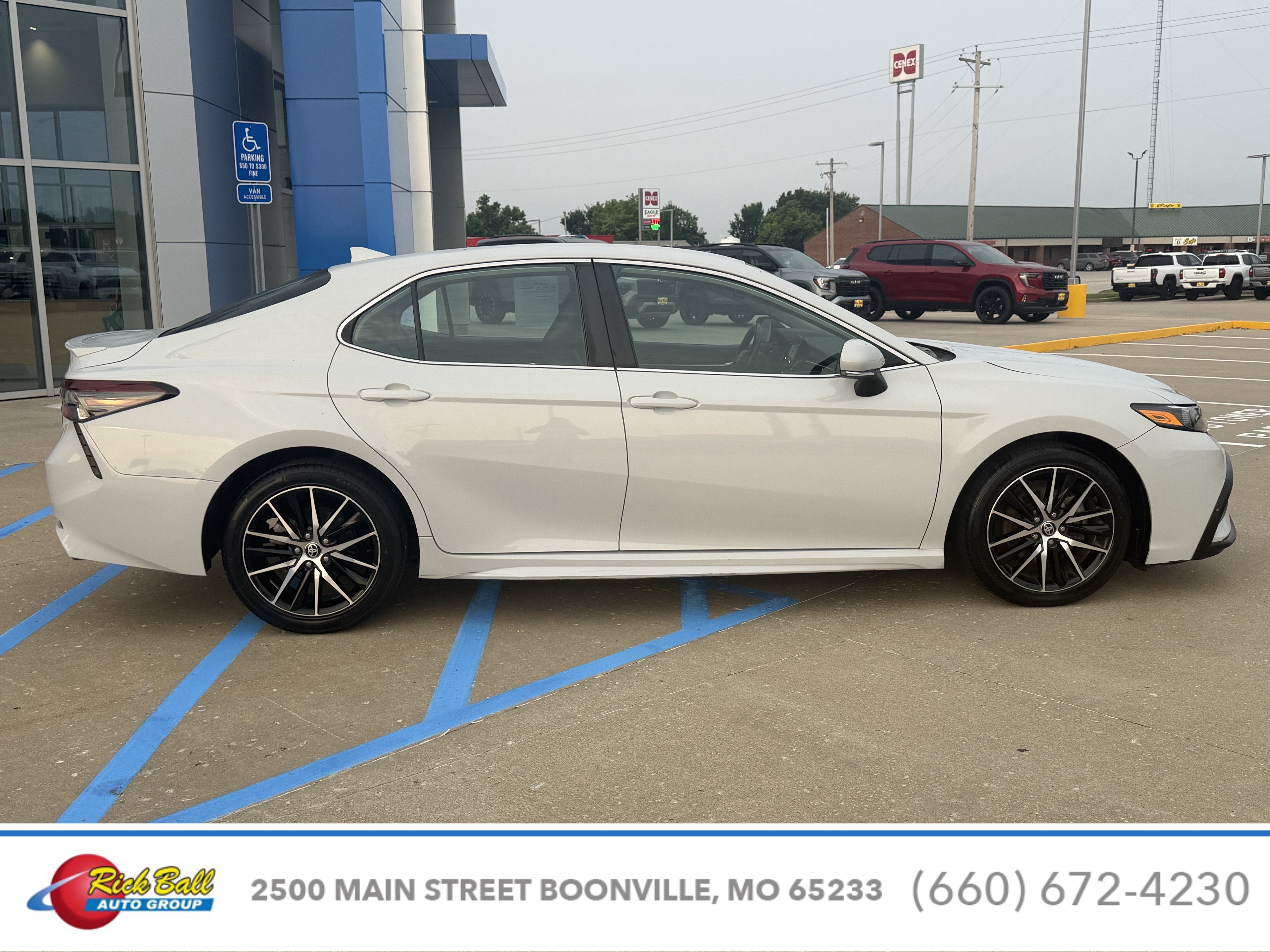 2024 Toyota Camry SE