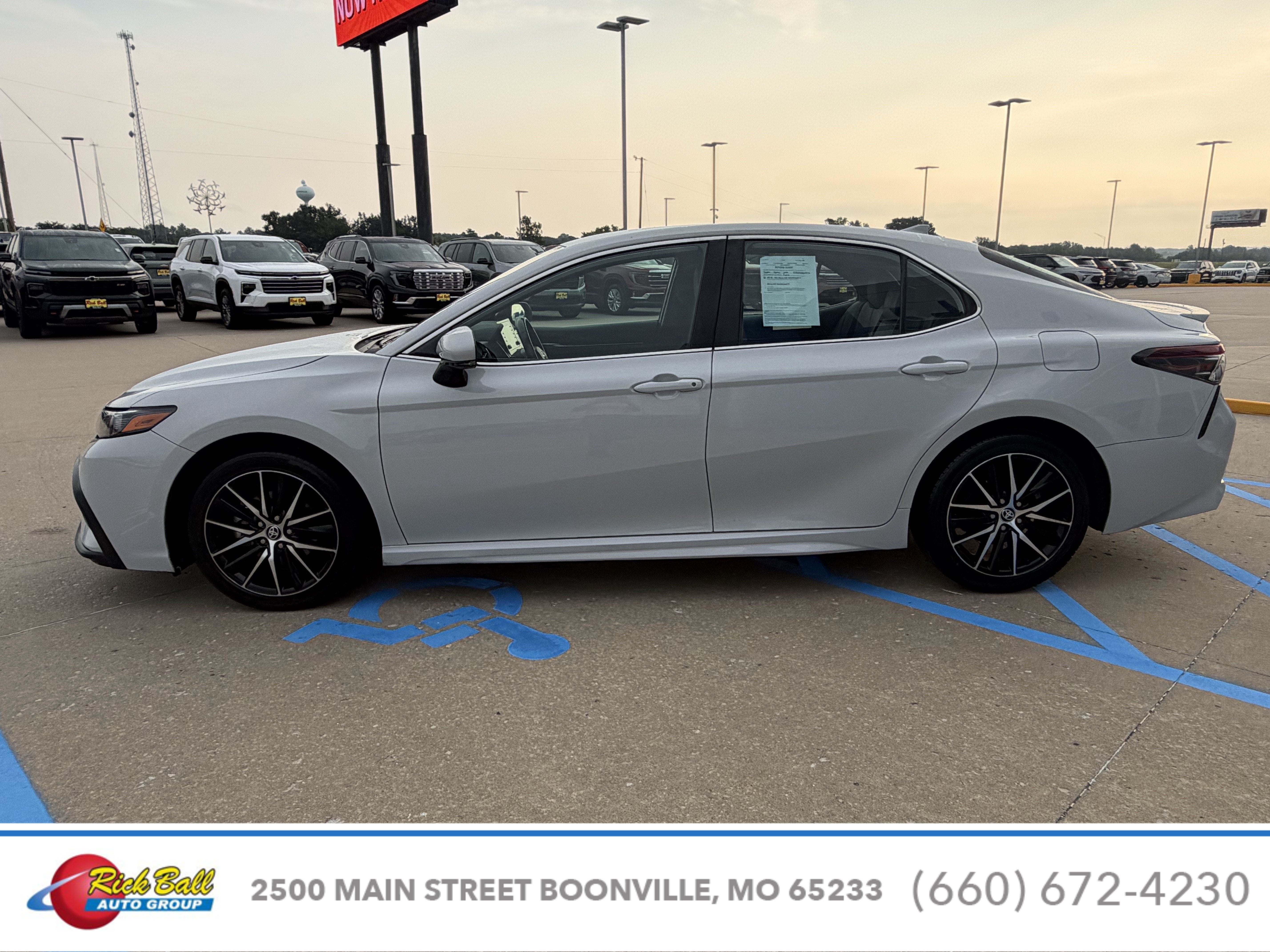 2024 Toyota Camry SE