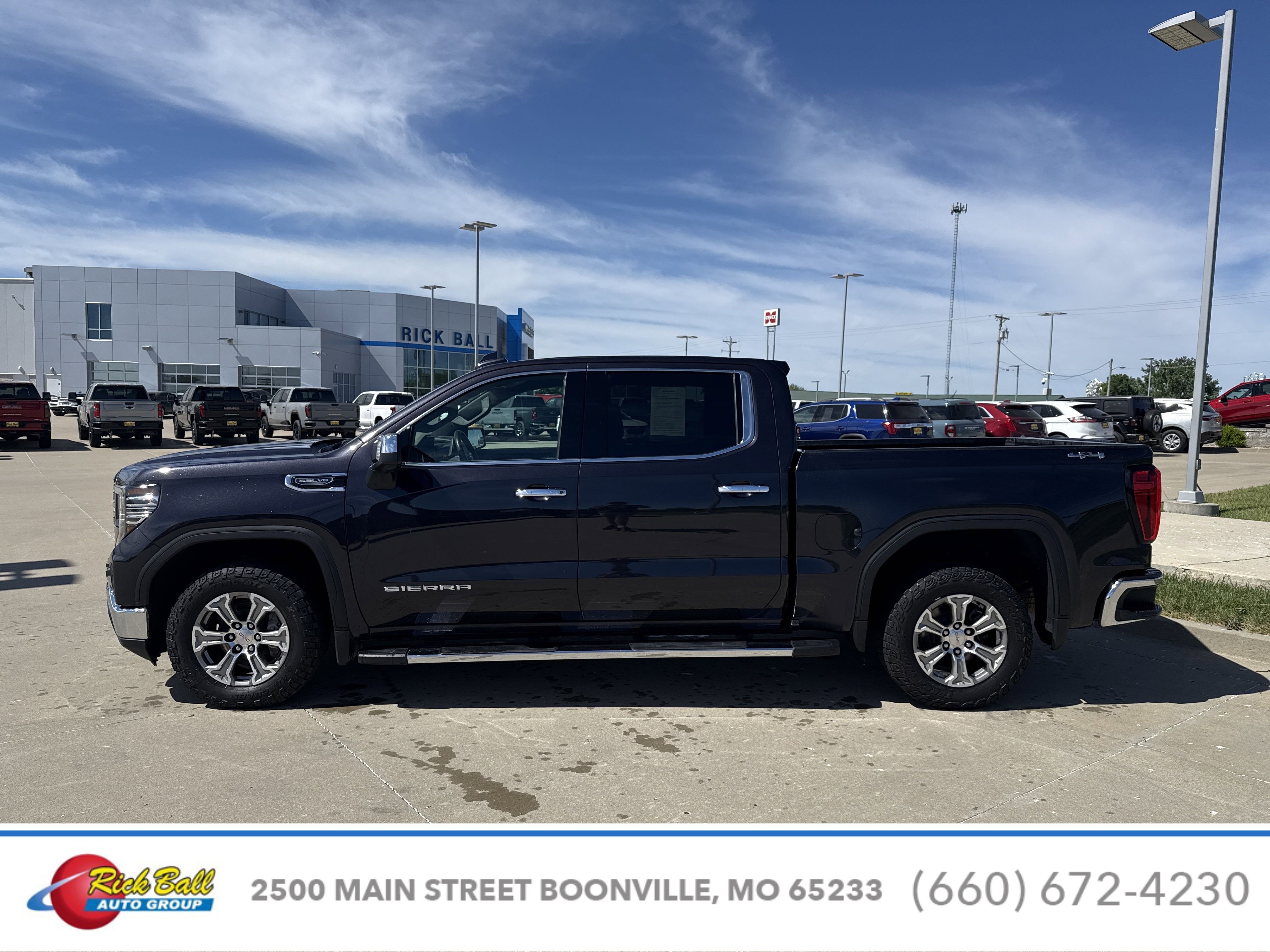 Used 2023 GMC Sierra 1500 SLT with VIN 3GTUUDED8PG114150 for sale in Kansas City