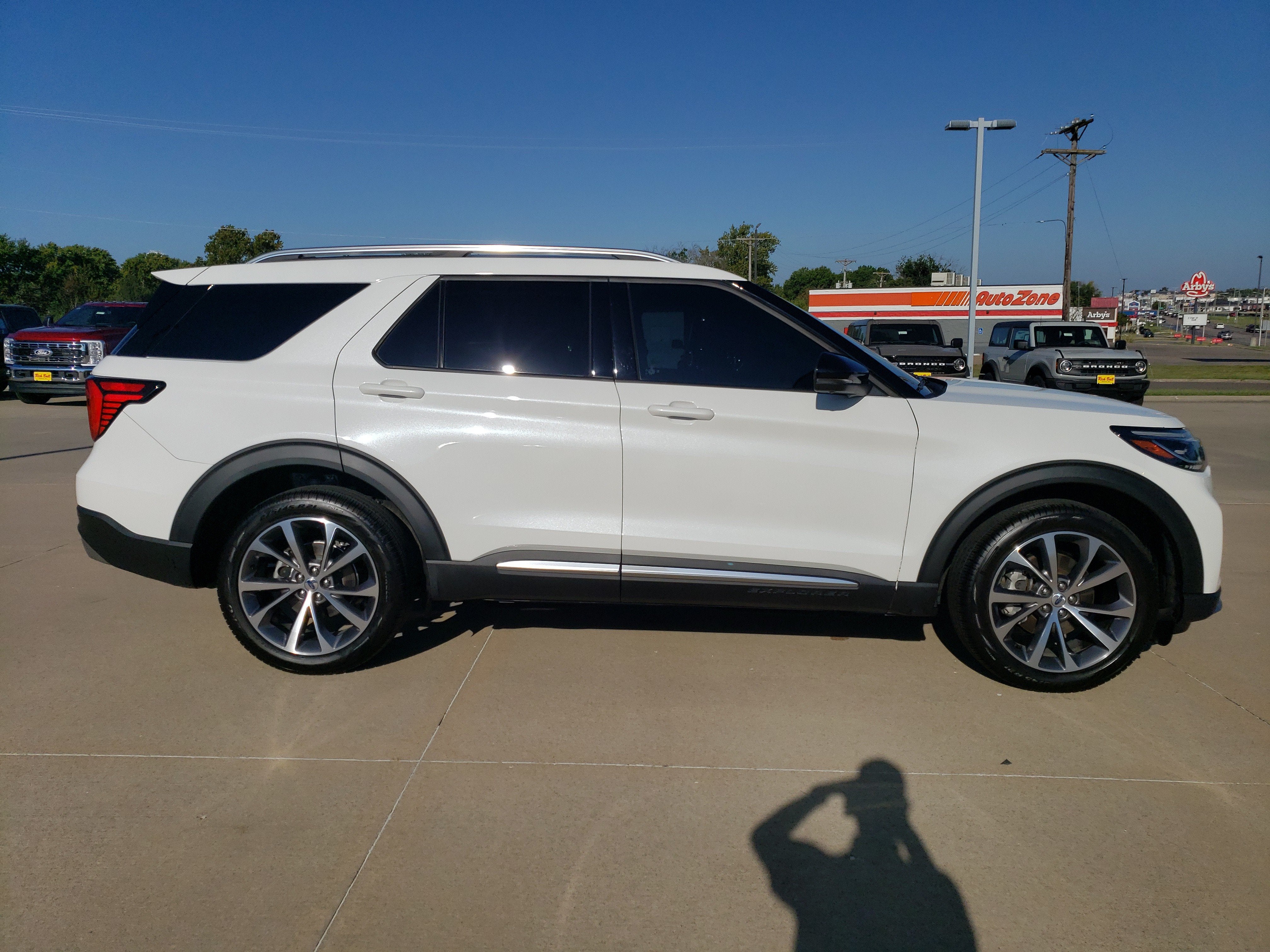 2025 Ford Explorer Platinum