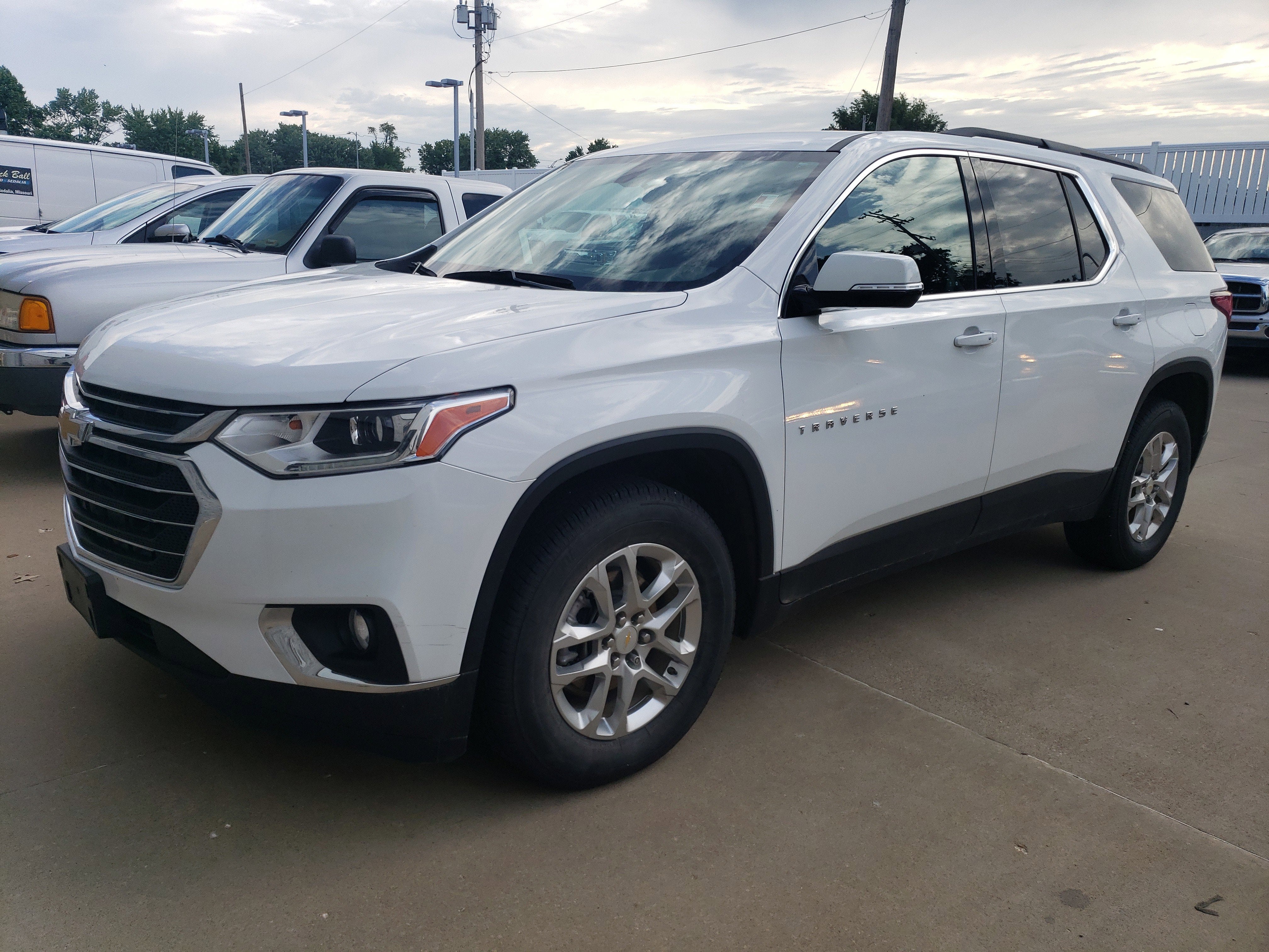2020 Chevrolet Traverse LT Cloth