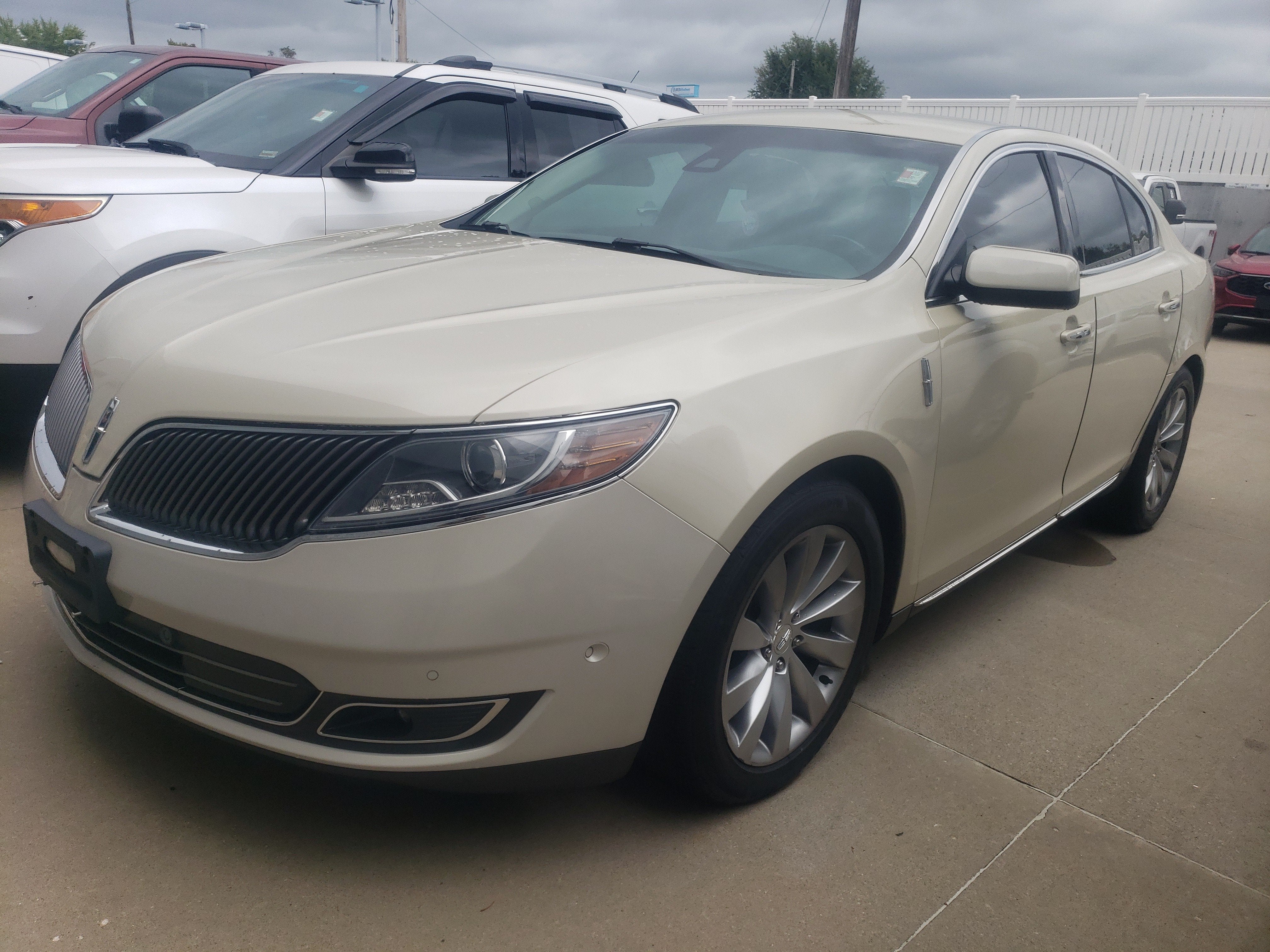 2015 Lincoln MKS Base