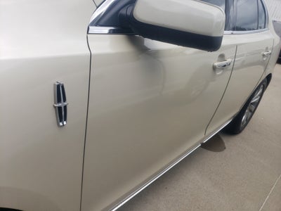 2015 Lincoln MKS Base