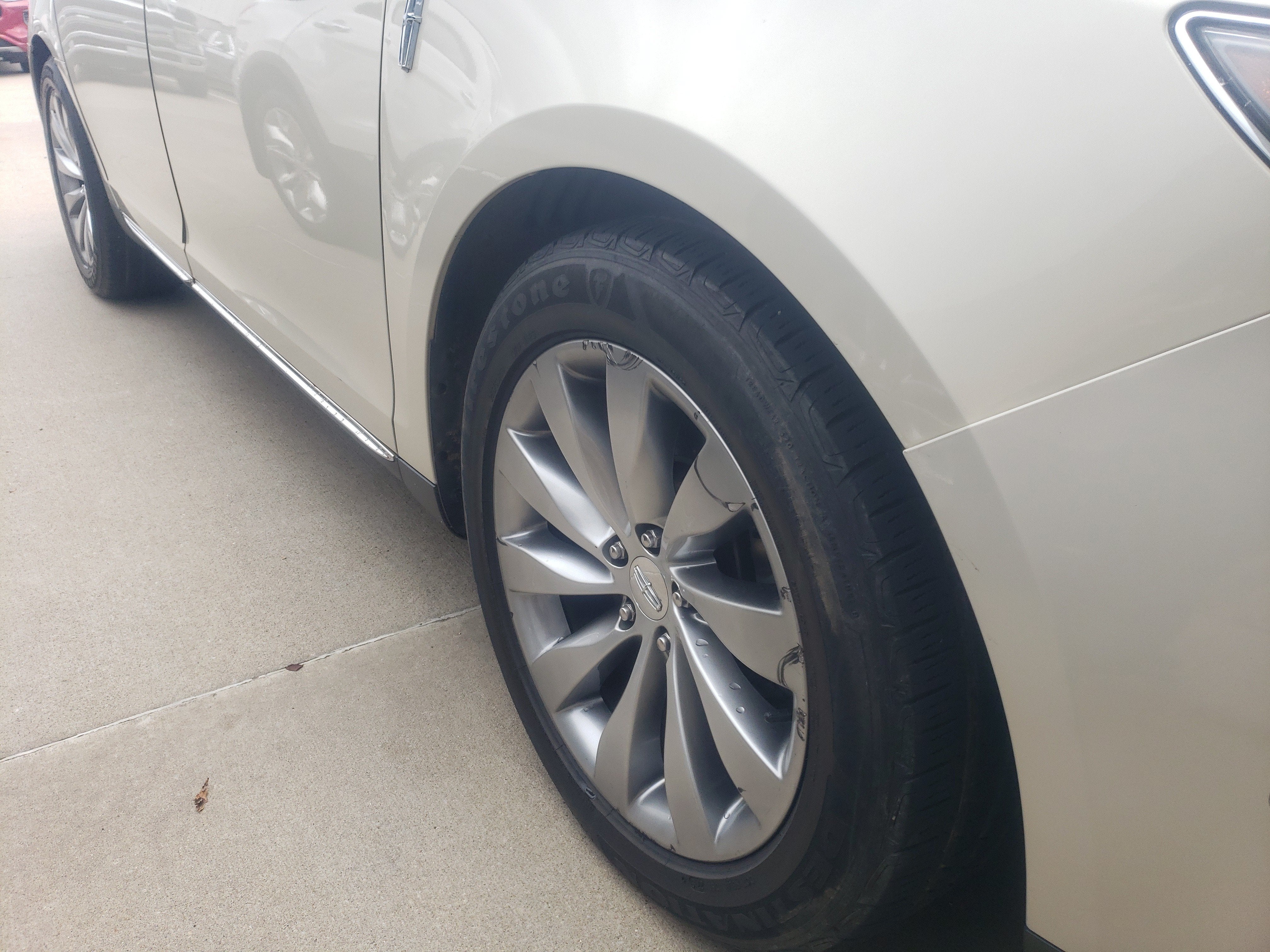 2015 Lincoln MKS Base