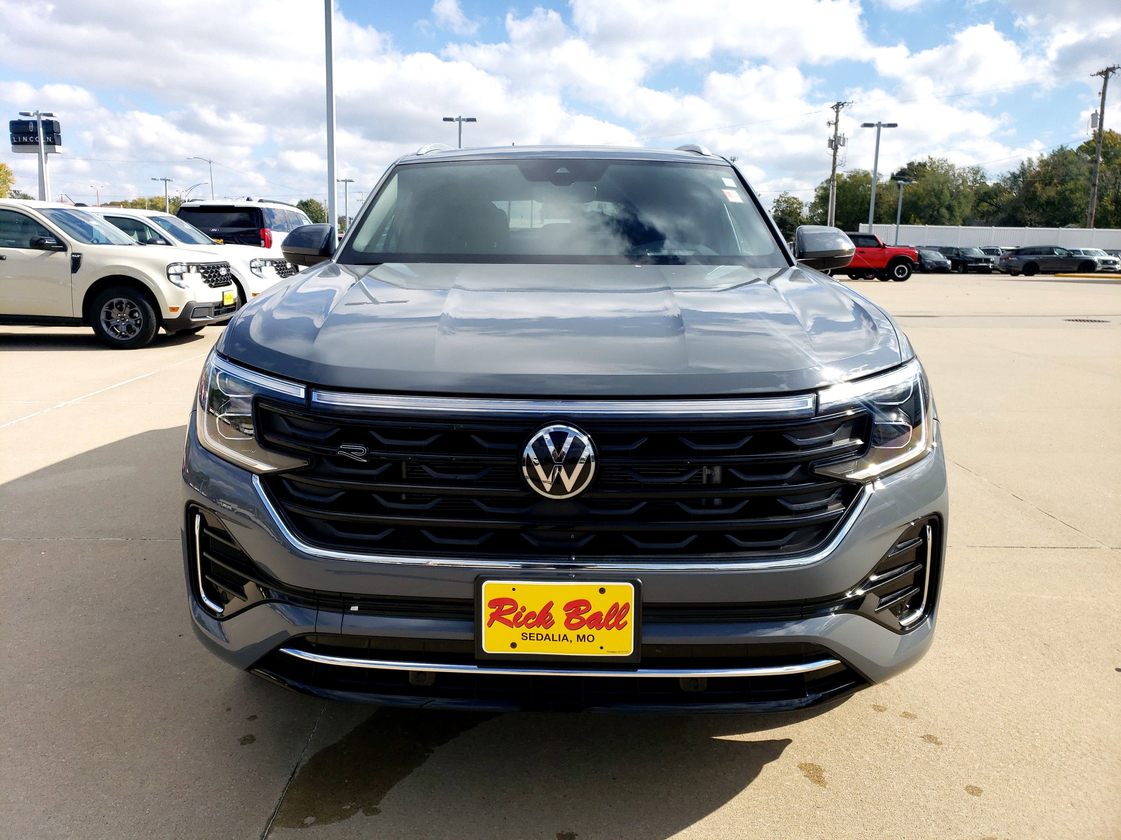 2024 Volkswagen Atlas Cross Sport 2.0T SEL R-Line