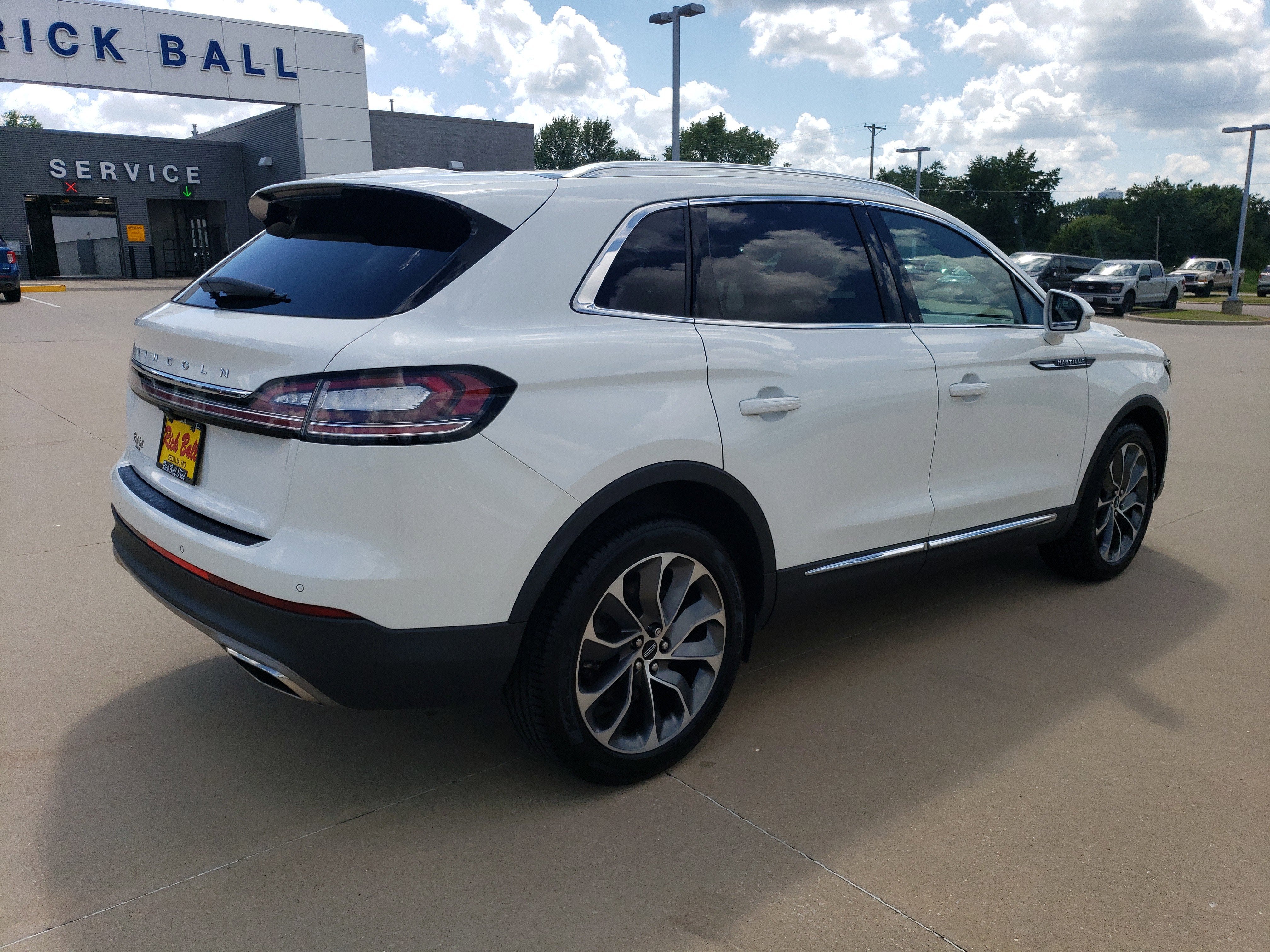 2022 Lincoln Nautilus Reserve