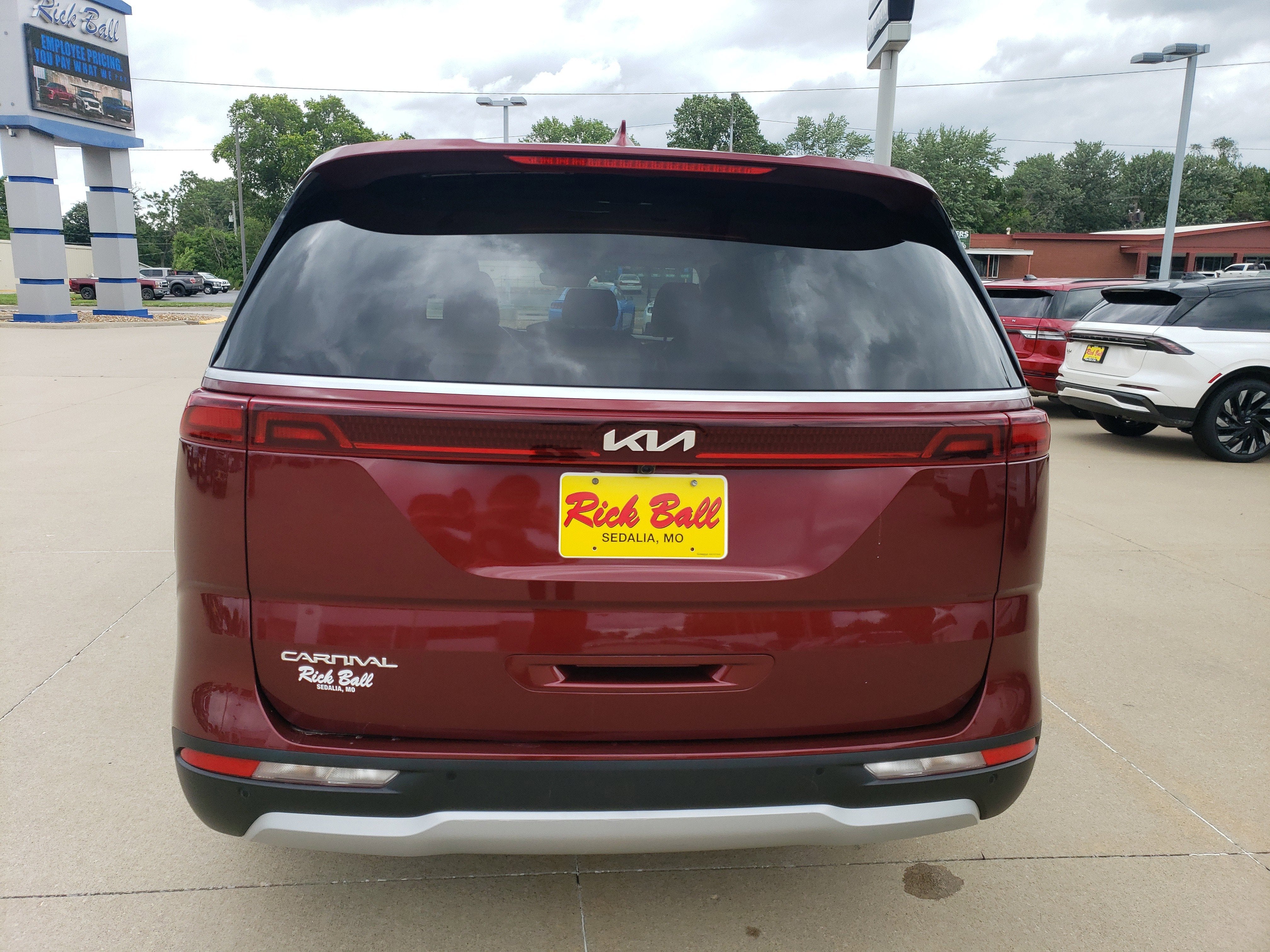2023 Kia Carnival LX