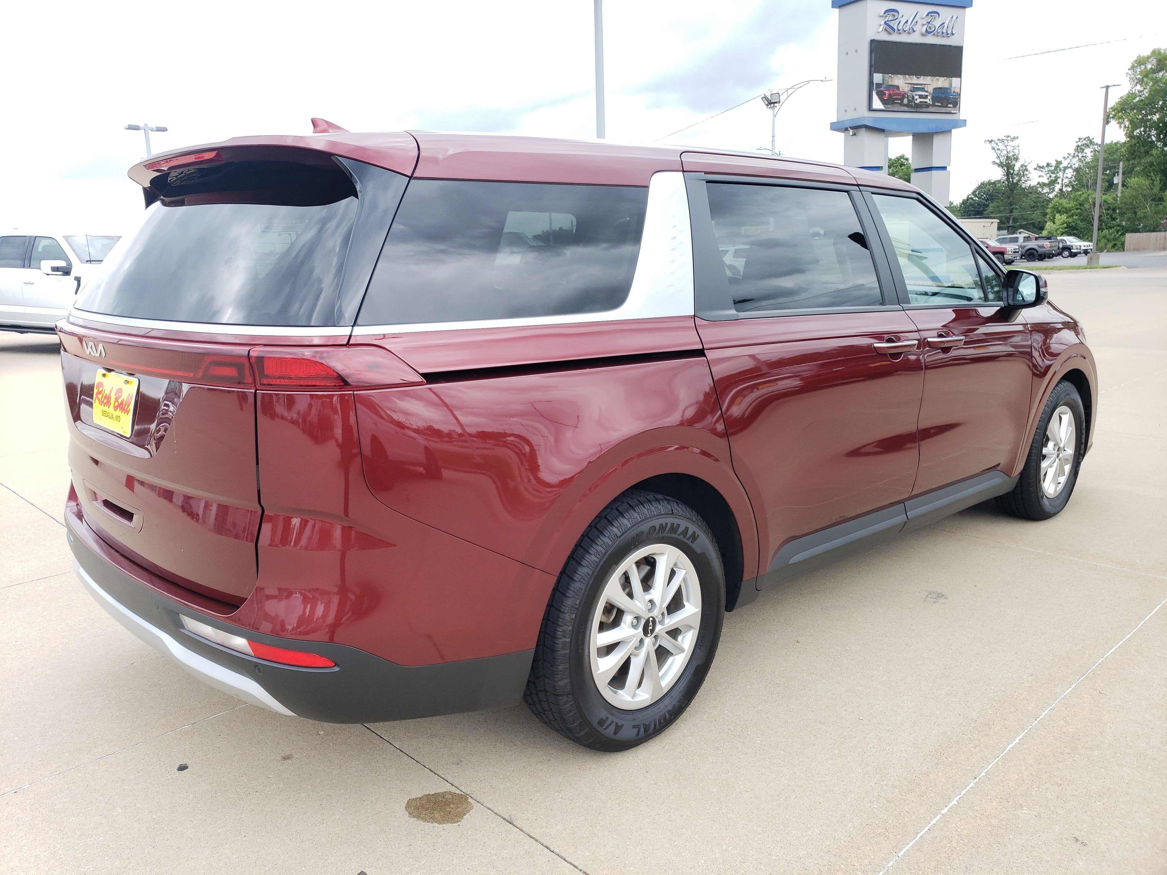 2023 Kia Carnival LX