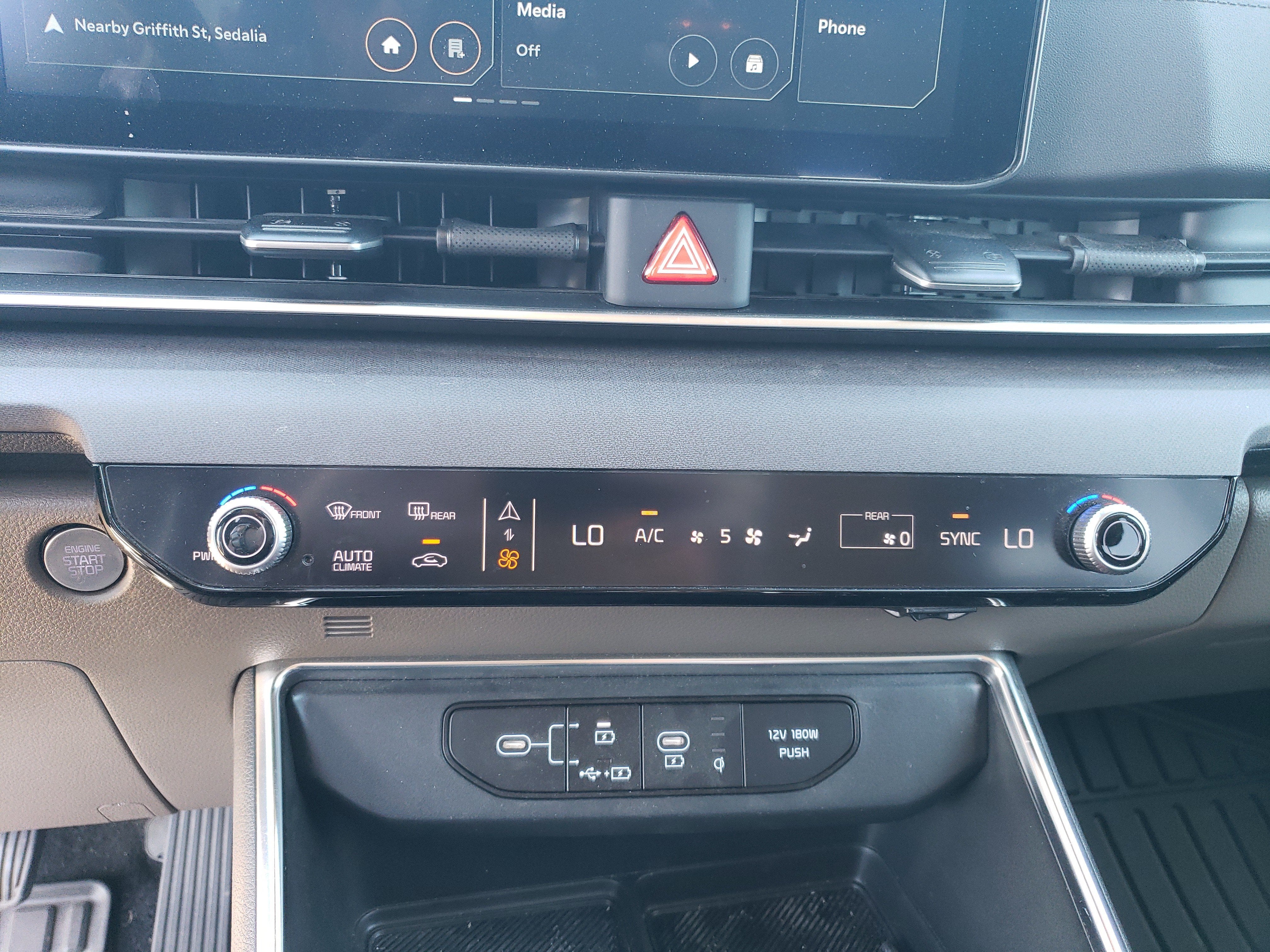 2025 Kia Carnival EX