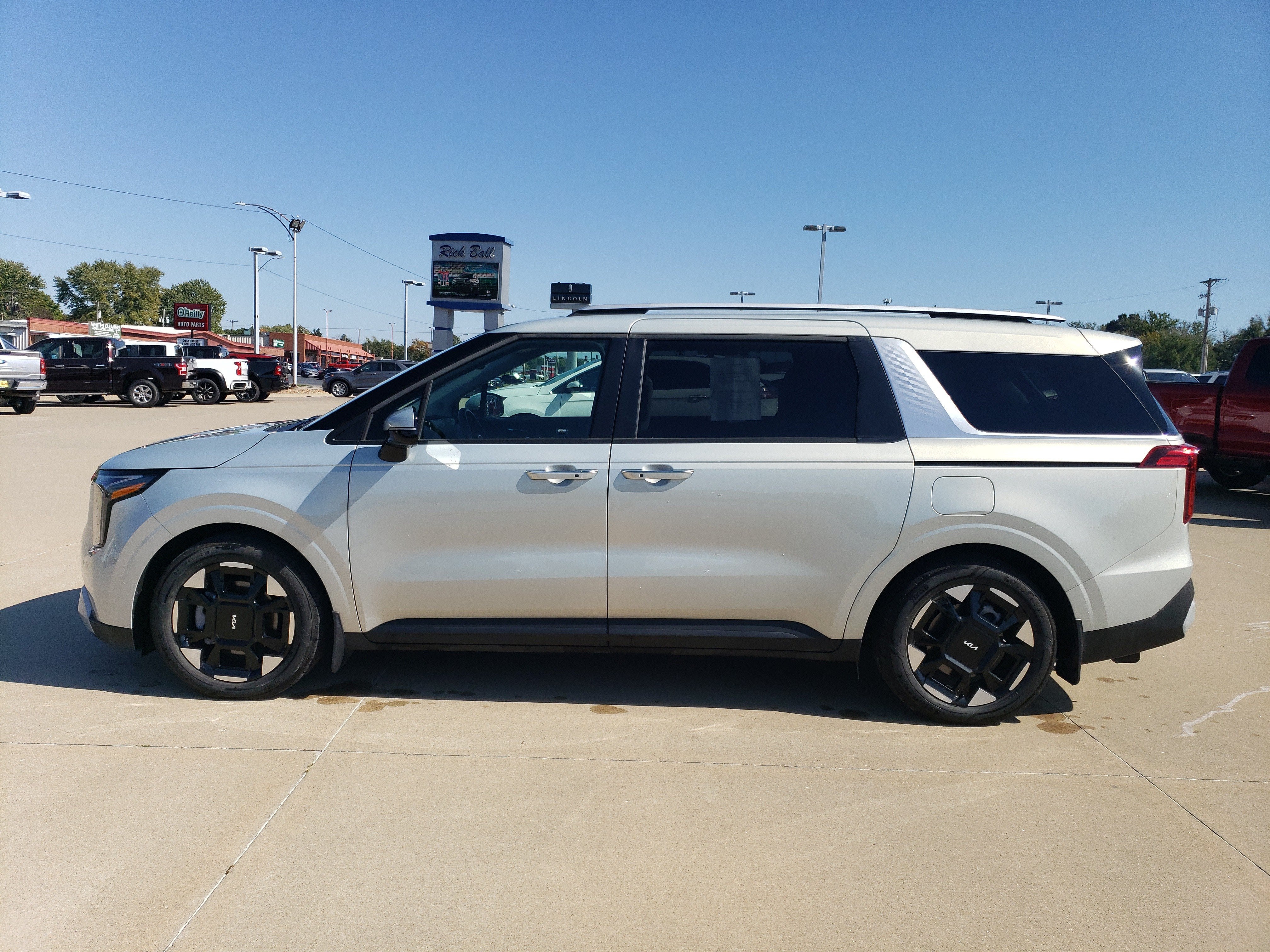 2025 Kia Carnival EX